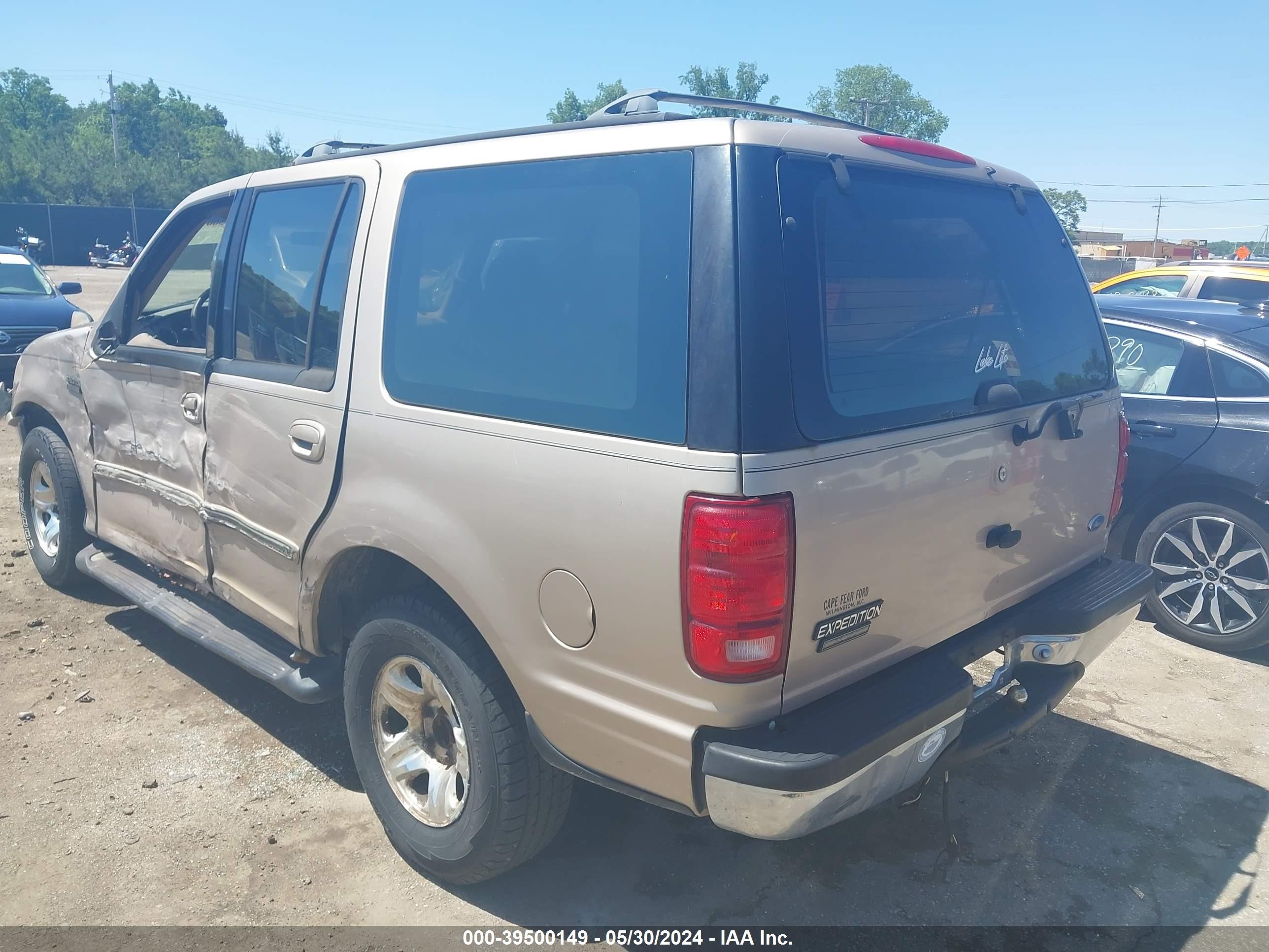 Photo 2 VIN: 1FMEU1767VLB13861 - FORD EXPEDITION 