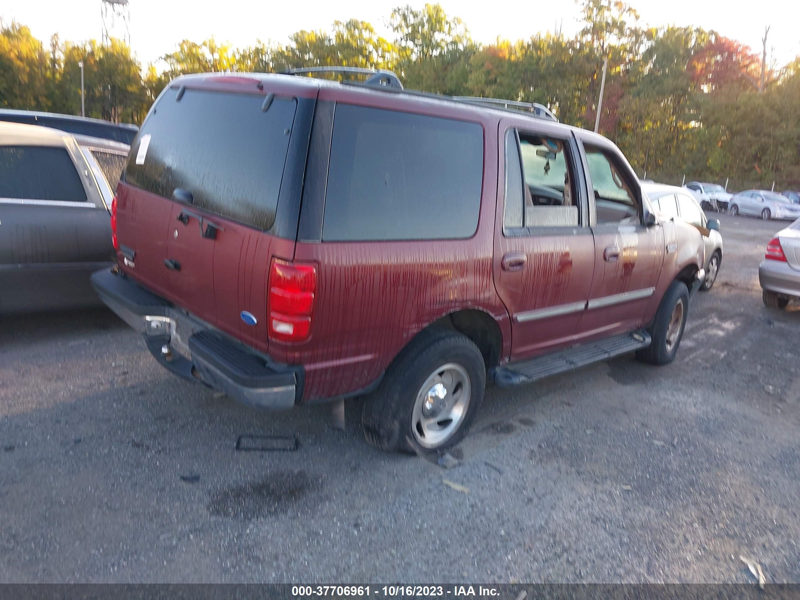 Photo 3 VIN: 1FMEU18W5VLC05663 - FORD EXPEDITION 