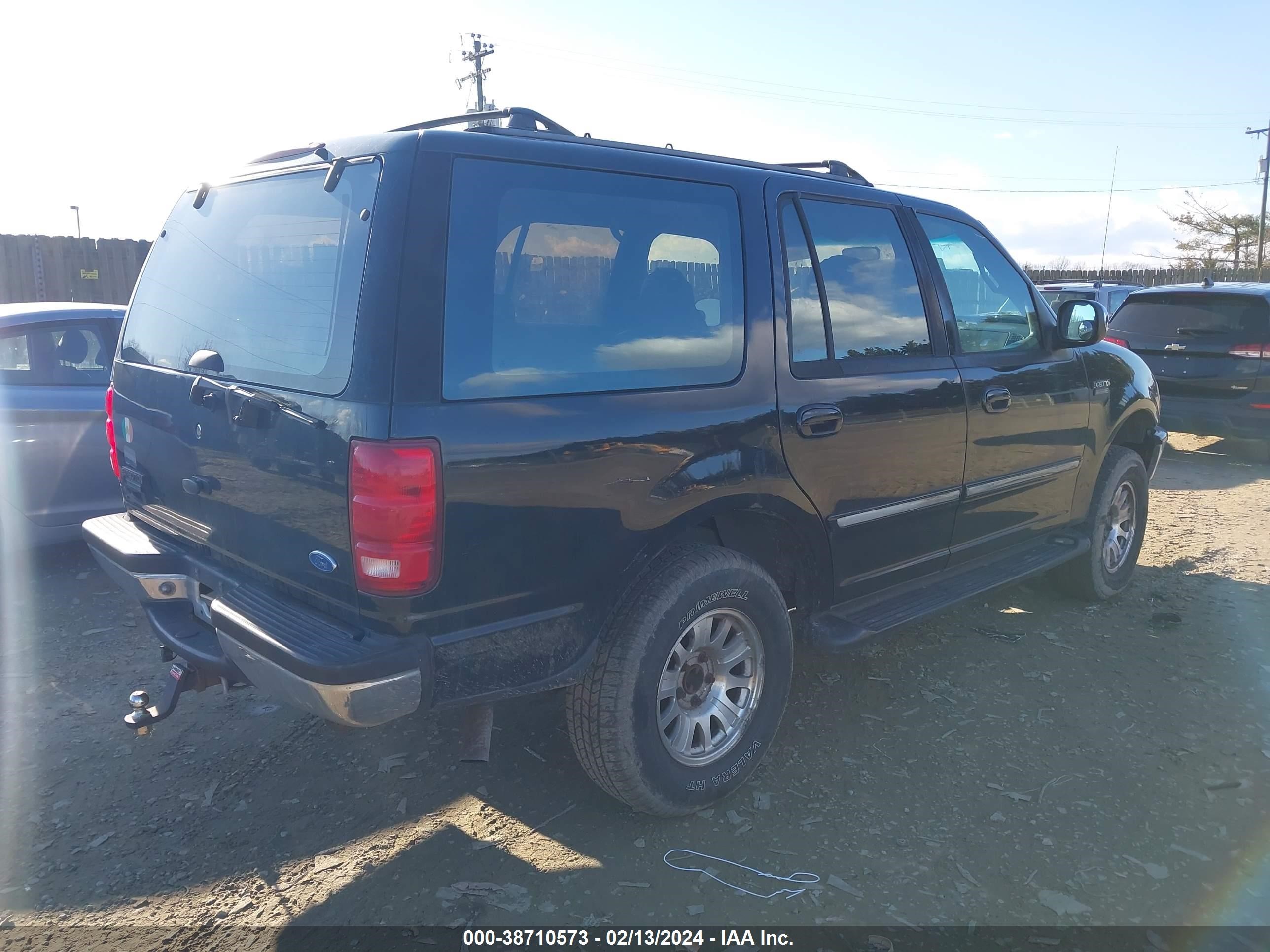 Photo 3 VIN: 1FMEU18W8VLA62109 - FORD EXPEDITION 