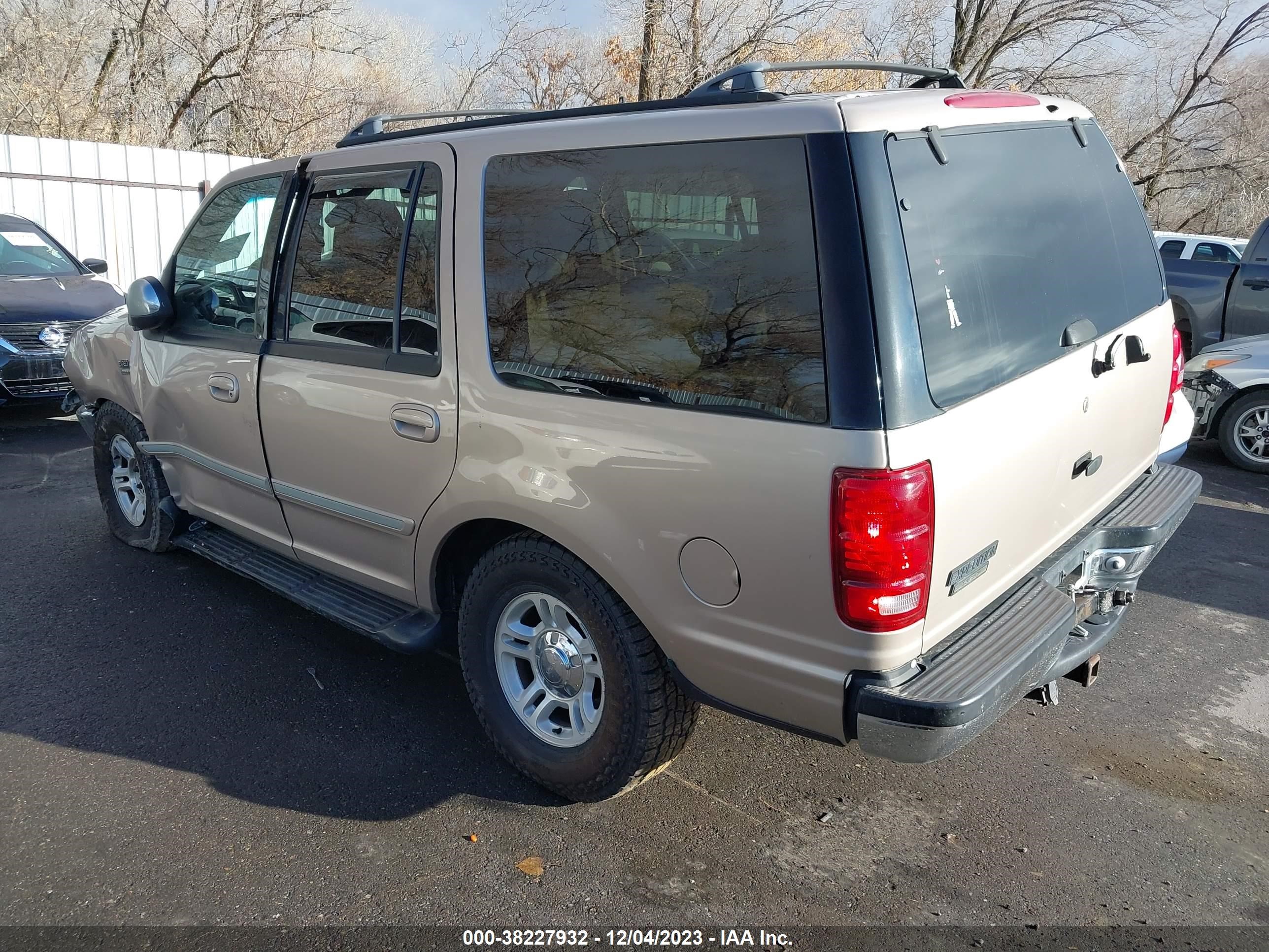 Photo 2 VIN: 1FMEU18WXVLC01222 - FORD EXPEDITION 