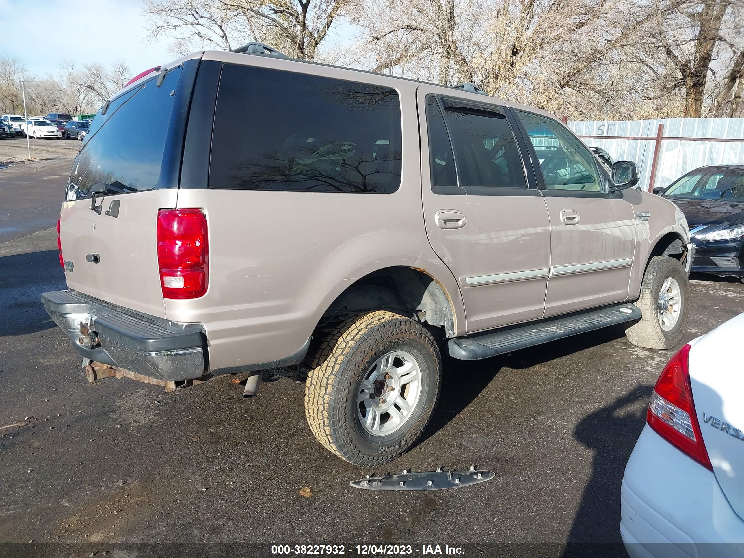 Photo 3 VIN: 1FMEU18WXVLC01222 - FORD EXPEDITION 