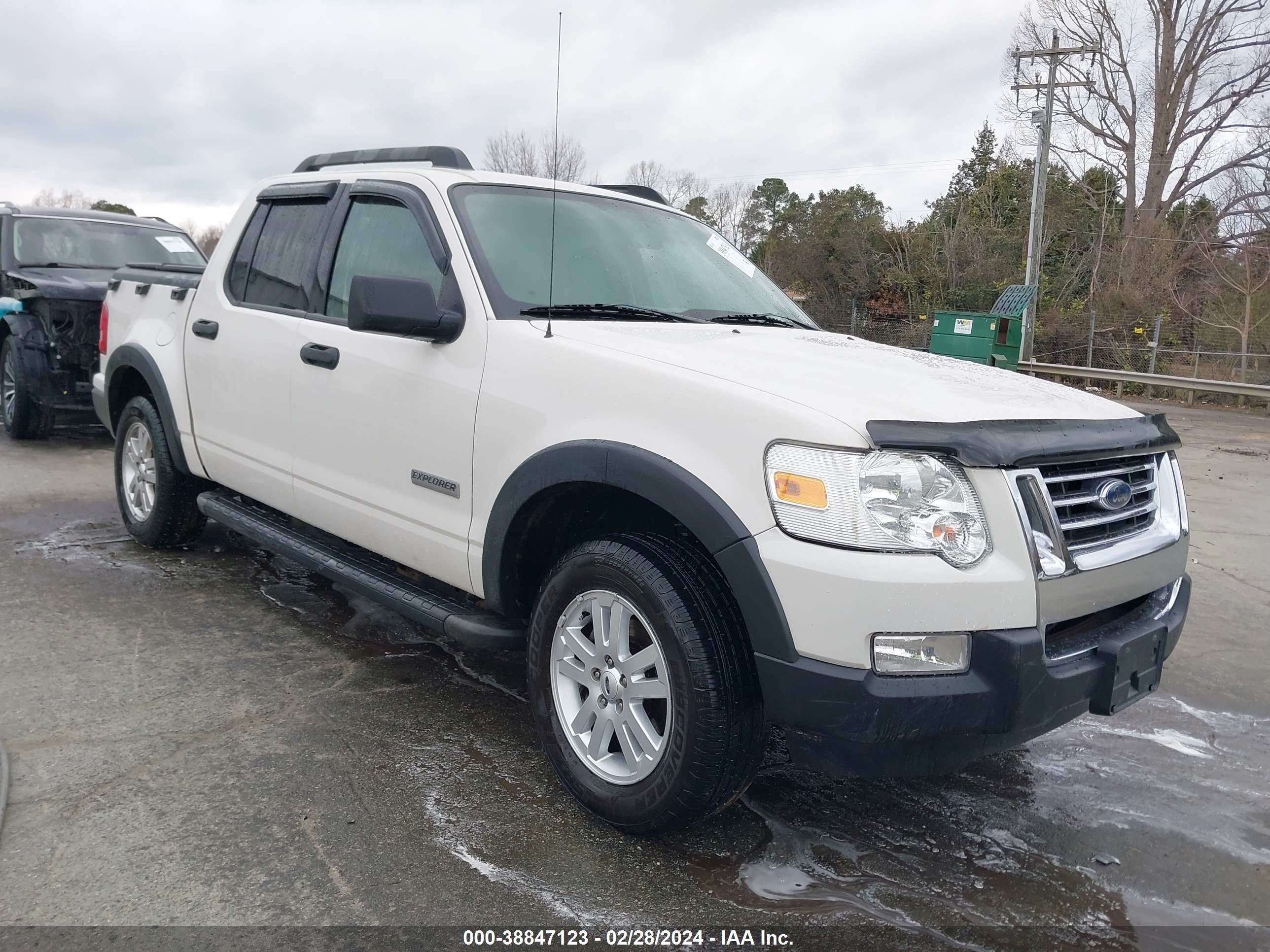 Photo 0 VIN: 1FMEU31E18UA31571 - FORD EXPLORER SPORT TRAC 