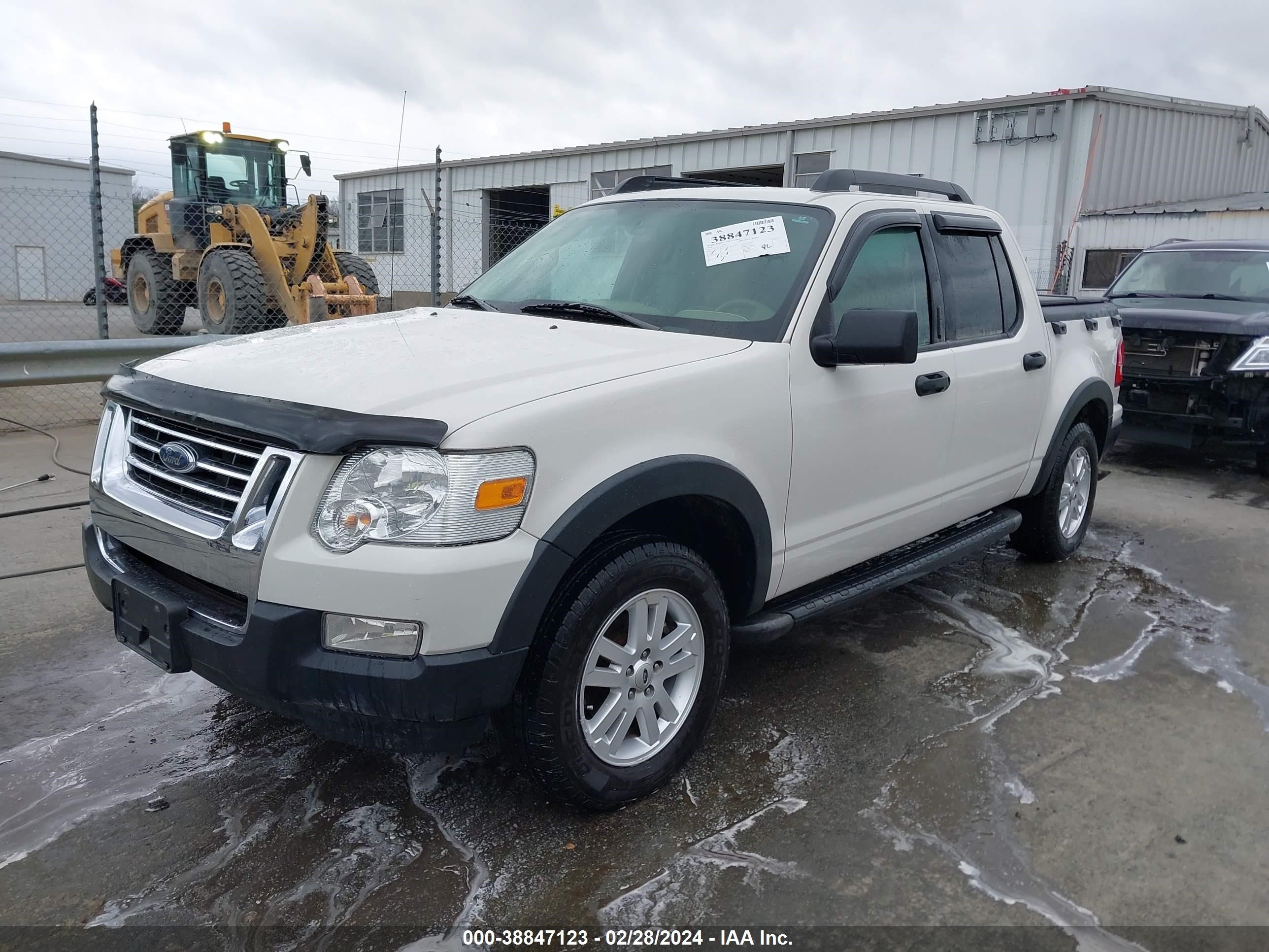 Photo 1 VIN: 1FMEU31E18UA31571 - FORD EXPLORER SPORT TRAC 