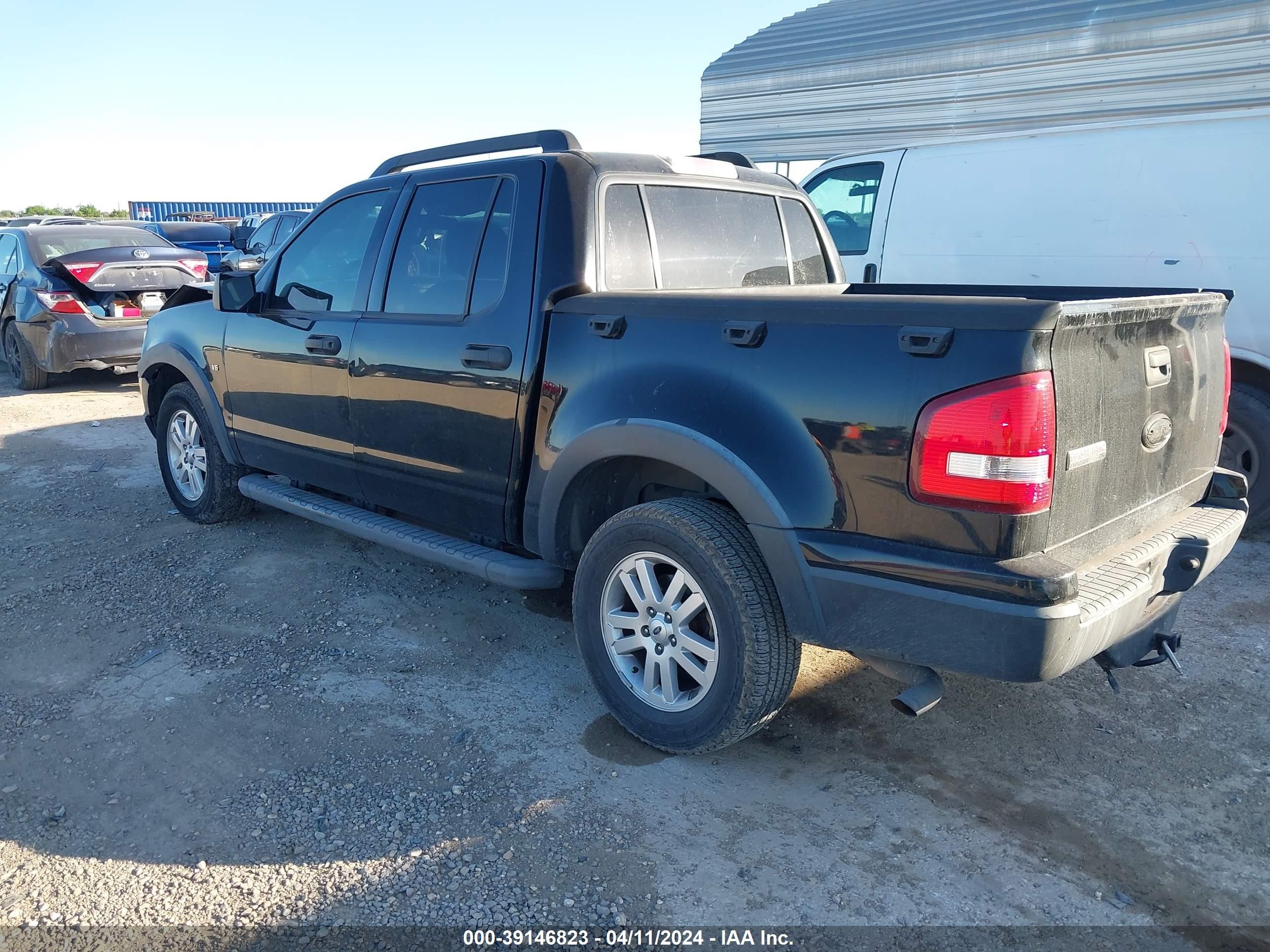 Photo 2 VIN: 1FMEU31E68UB23842 - FORD EXPLORER SPORT TRAC 