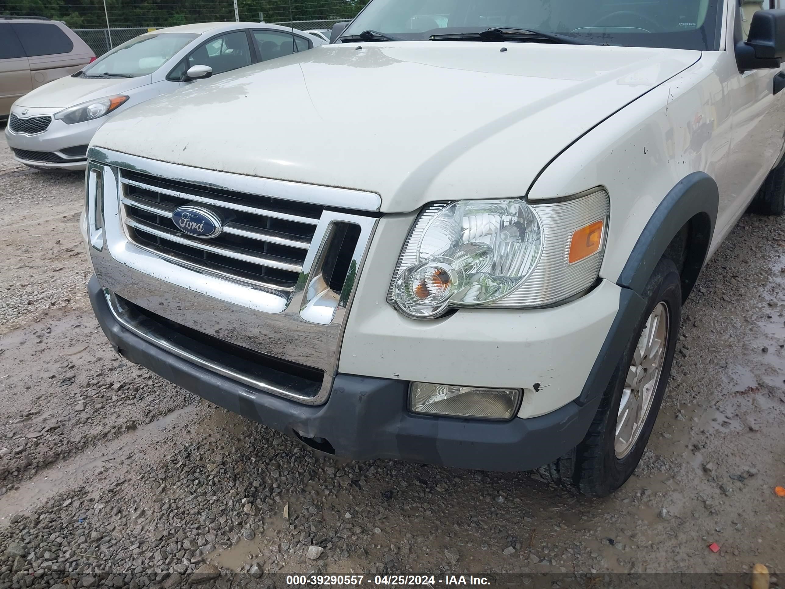 Photo 5 VIN: 1FMEU31E78UA28092 - FORD EXPLORER SPORT TRAC 