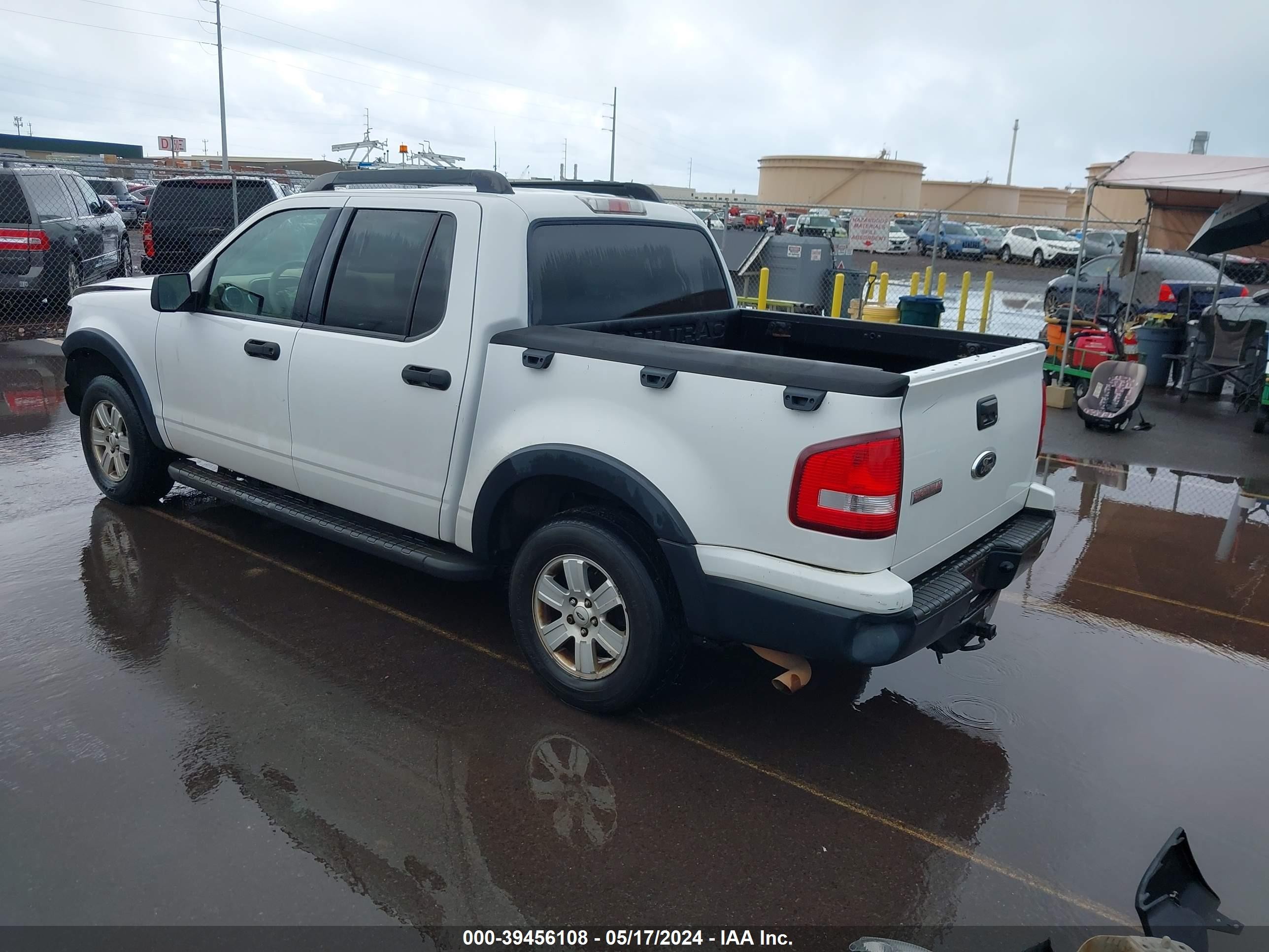 Photo 2 VIN: 1FMEU31K07UB06118 - FORD EXPLORER SPORT TRAC 