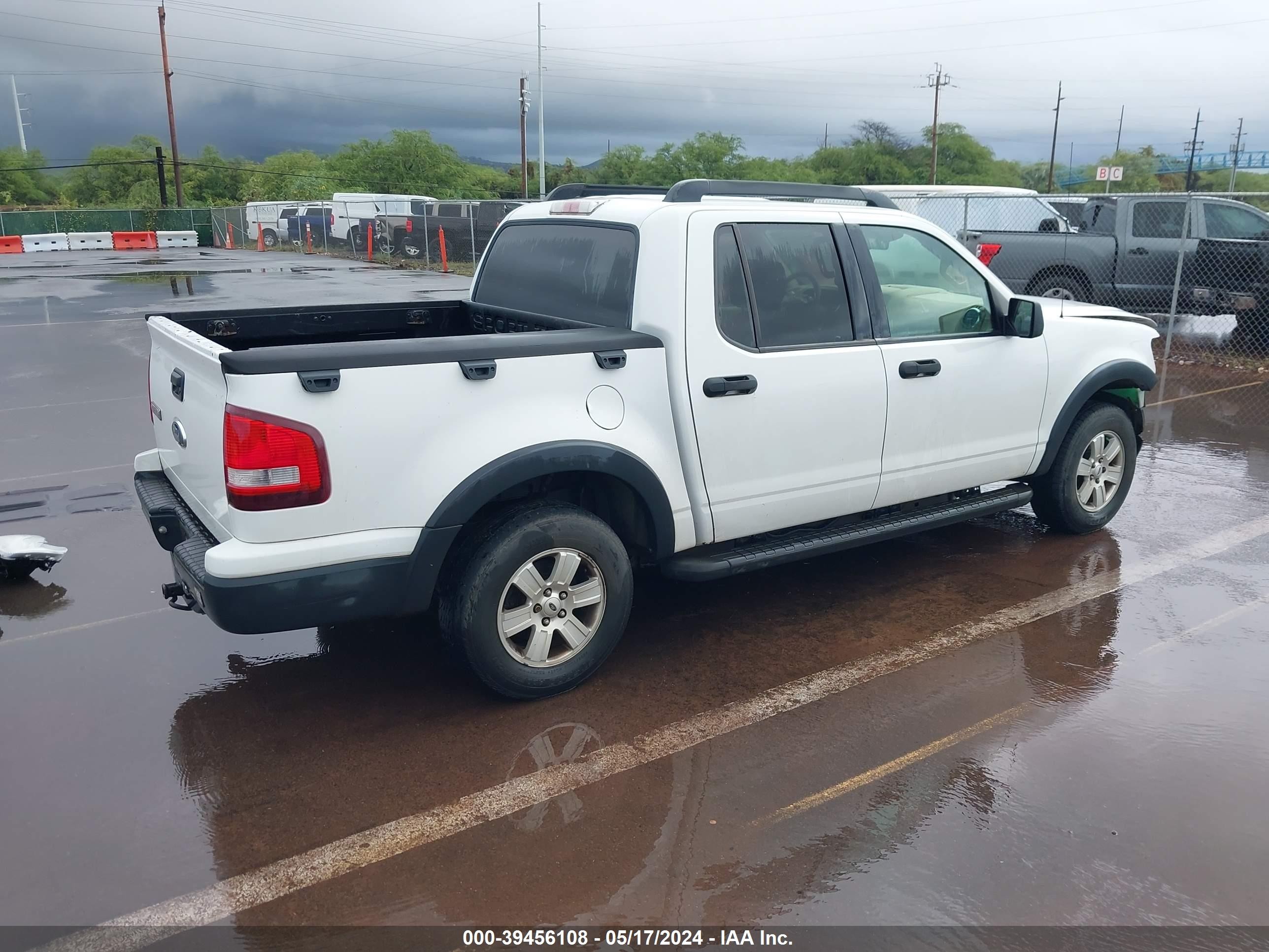 Photo 3 VIN: 1FMEU31K07UB06118 - FORD EXPLORER SPORT TRAC 