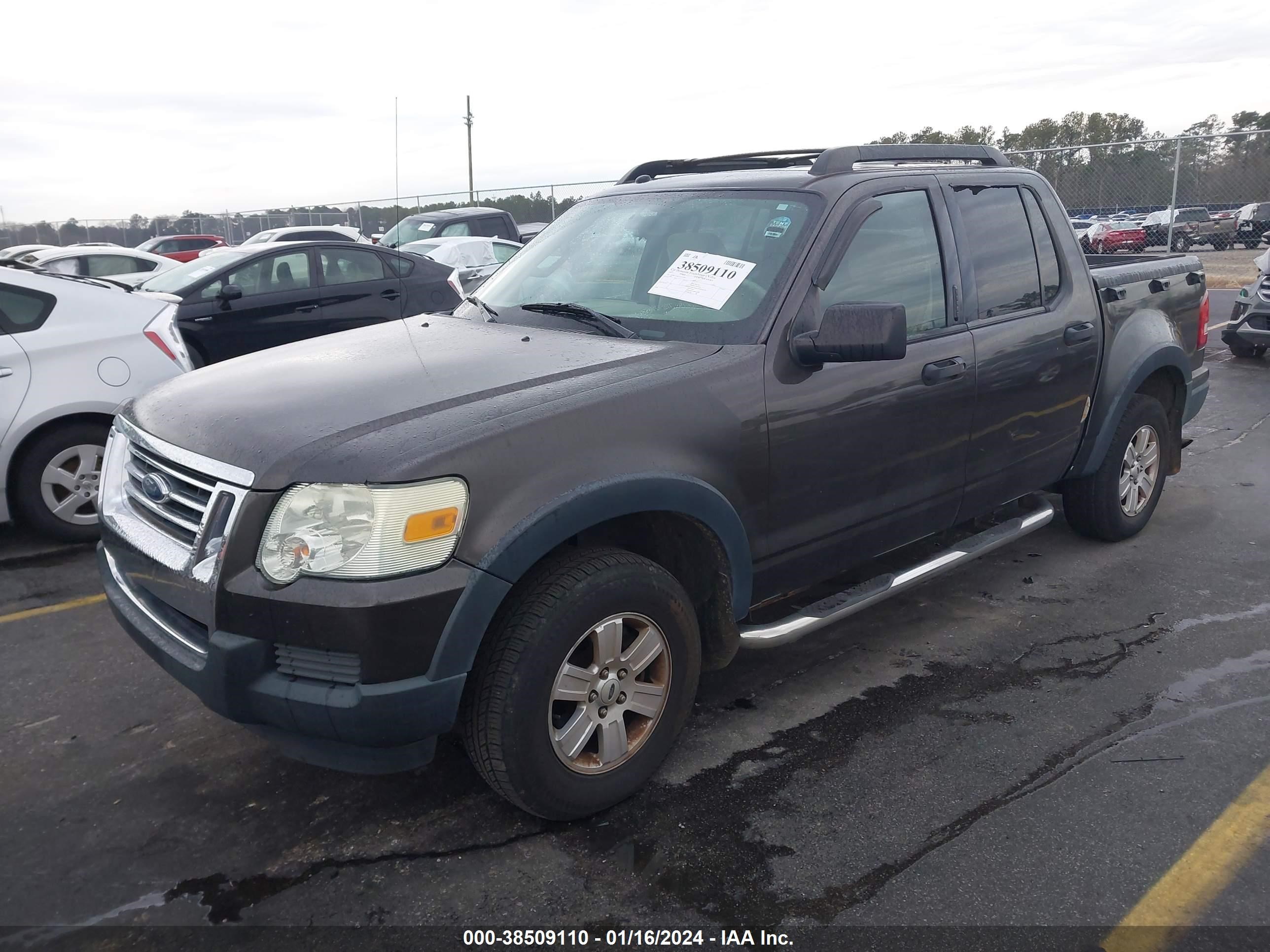 Photo 1 VIN: 1FMEU31K47UA32900 - FORD EXPLORER SPORT TRAC 