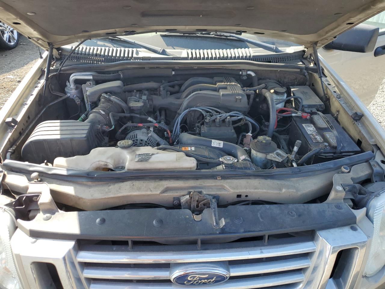 Photo 10 VIN: 1FMEU31K57UB27482 - FORD EXPLORER 