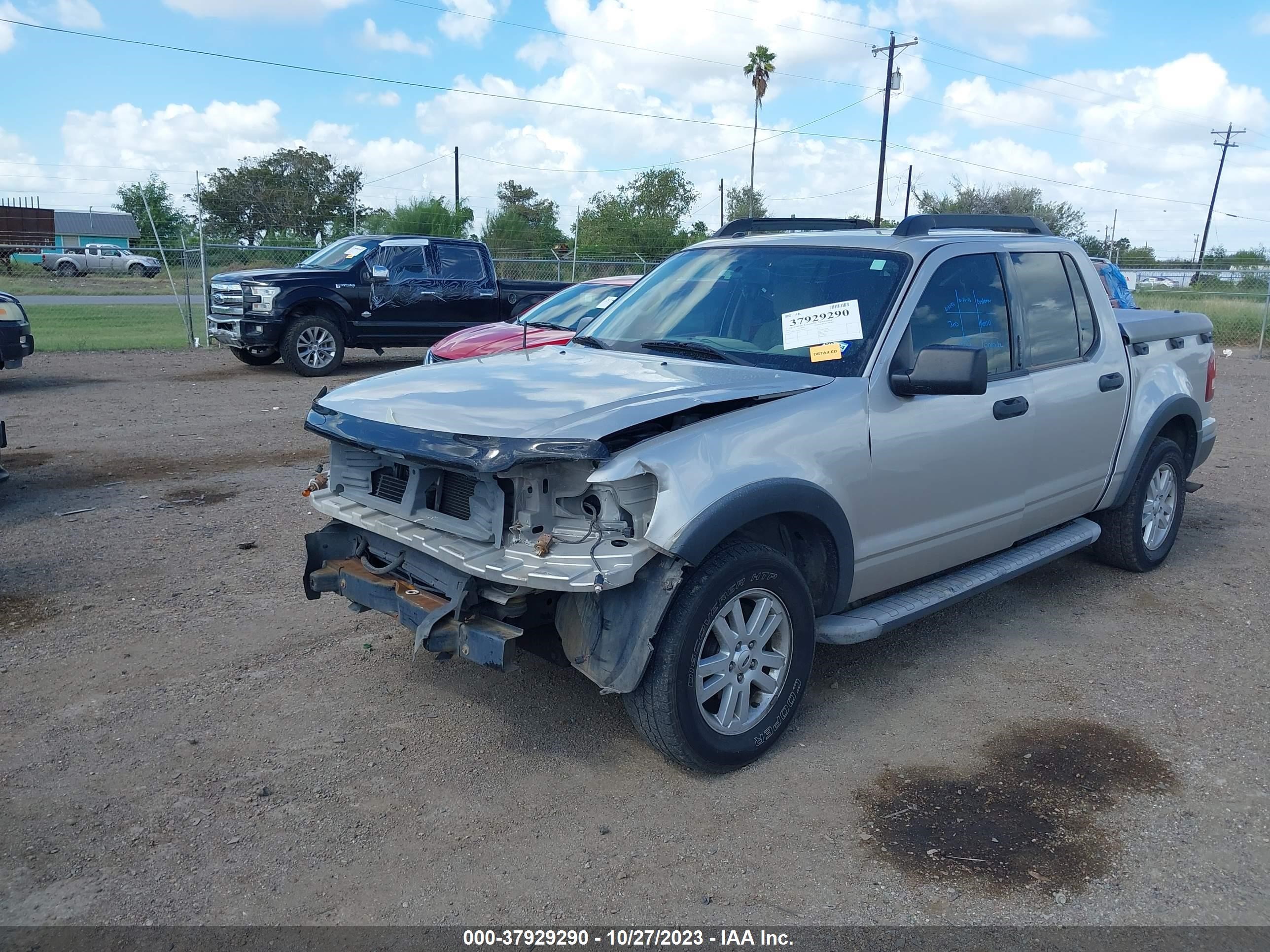 Photo 1 VIN: 1FMEU31K67UB20136 - FORD EXPLORER SPORT TRAC 