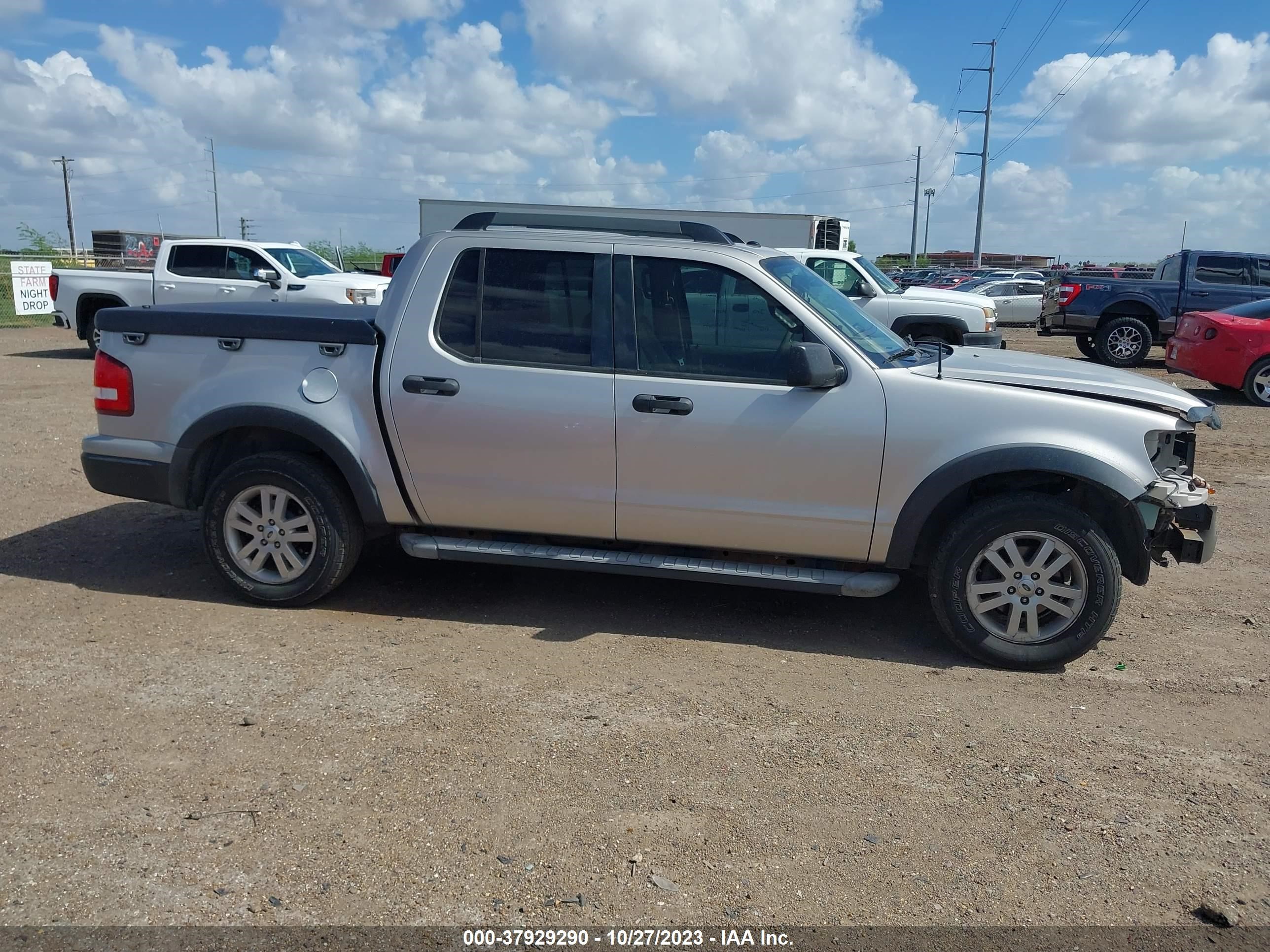 Photo 13 VIN: 1FMEU31K67UB20136 - FORD EXPLORER SPORT TRAC 