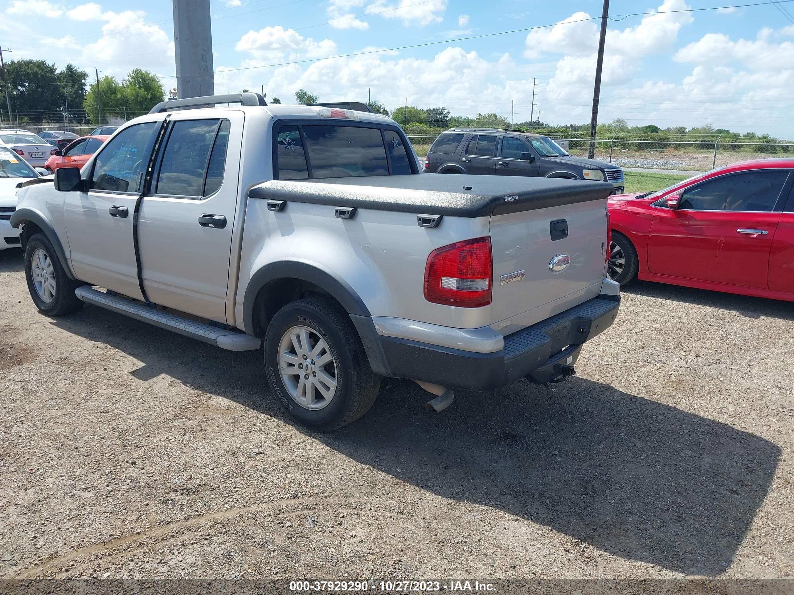 Photo 2 VIN: 1FMEU31K67UB20136 - FORD EXPLORER SPORT TRAC 