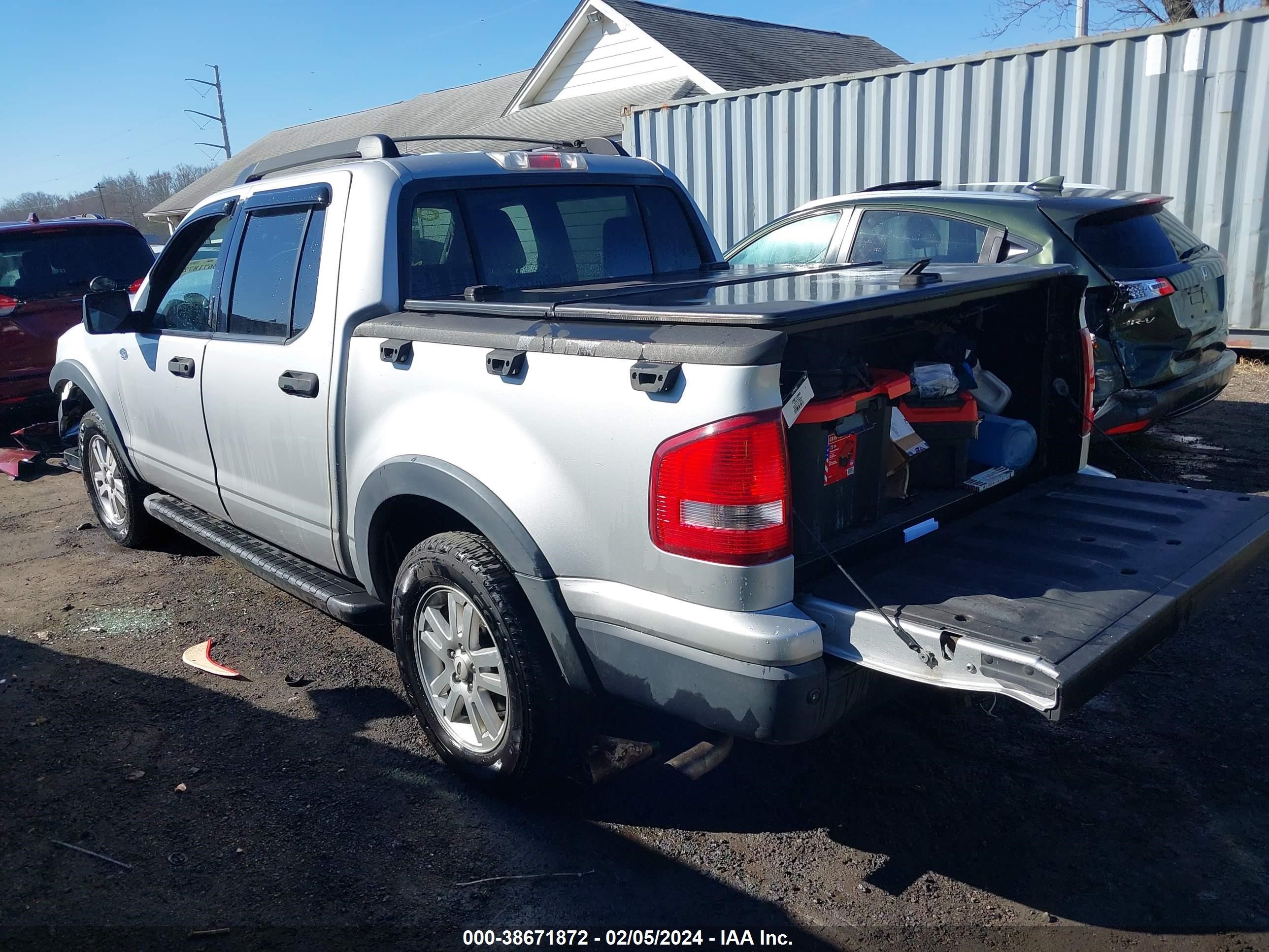 Photo 2 VIN: 1FMEU51E09UA10269 - FORD EXPLORER SPORT TRAC 