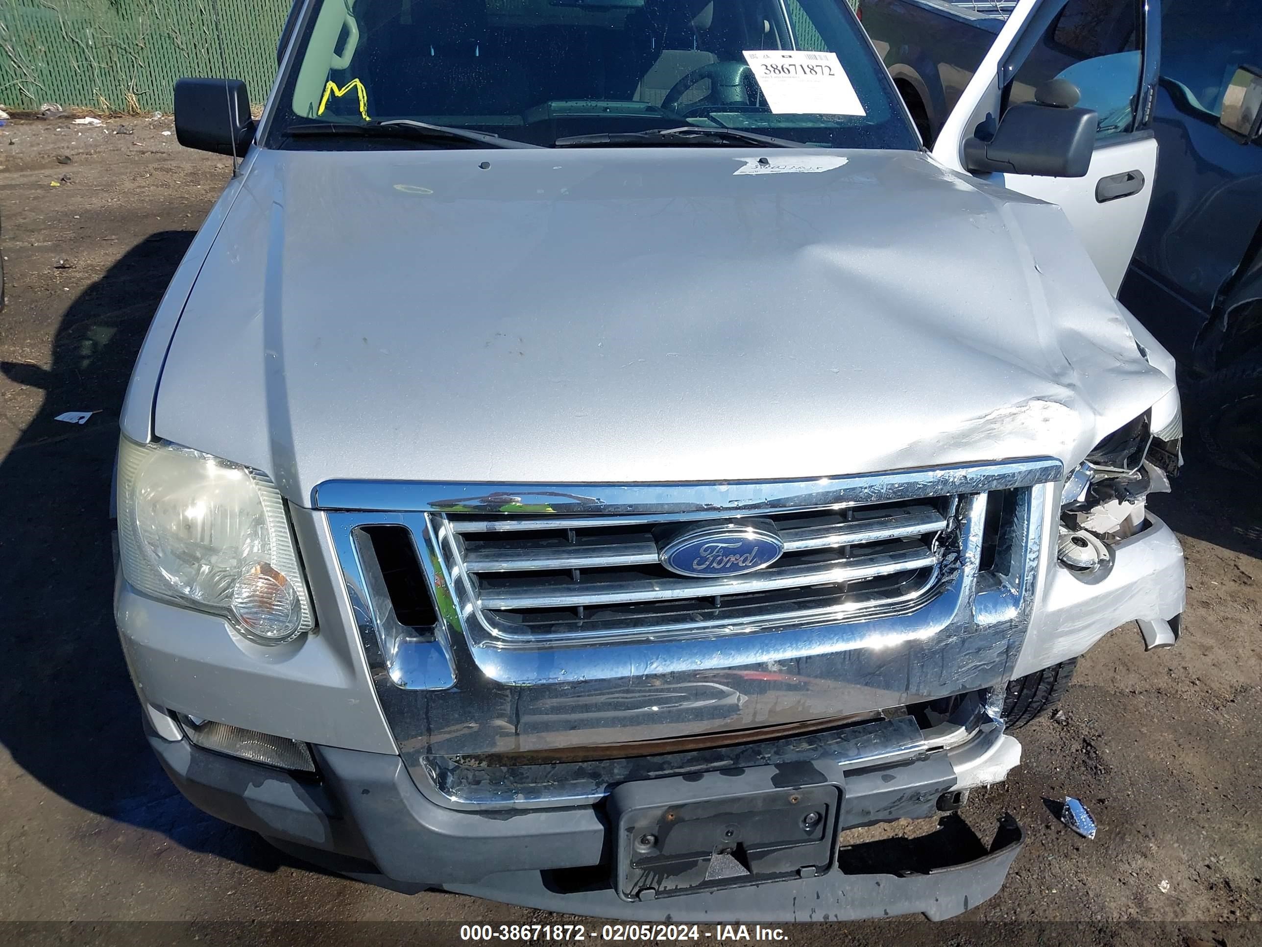 Photo 9 VIN: 1FMEU51E09UA10269 - FORD EXPLORER SPORT TRAC 