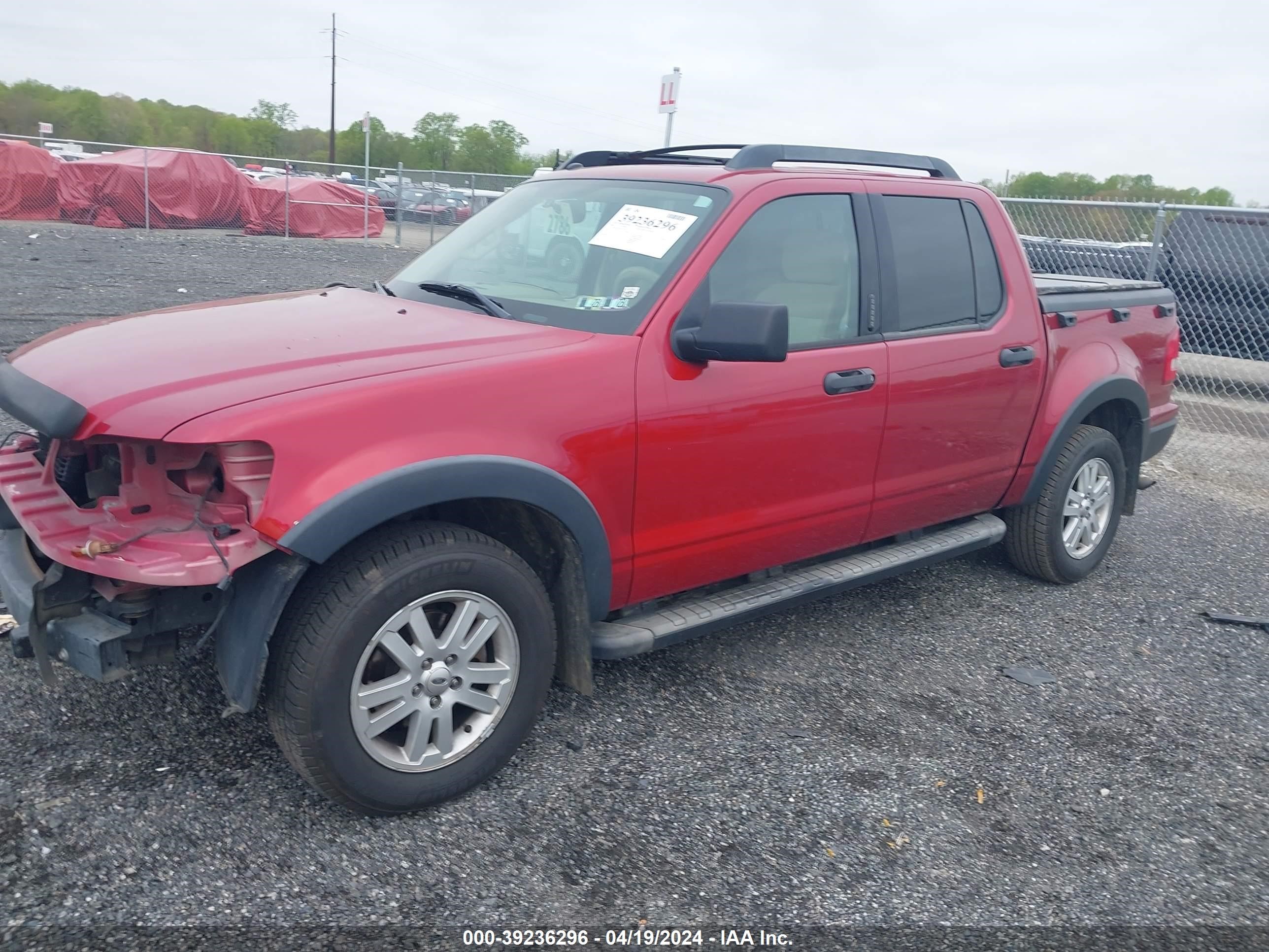 Photo 1 VIN: 1FMEU51E18UA37799 - FORD EXPLORER SPORT TRAC 