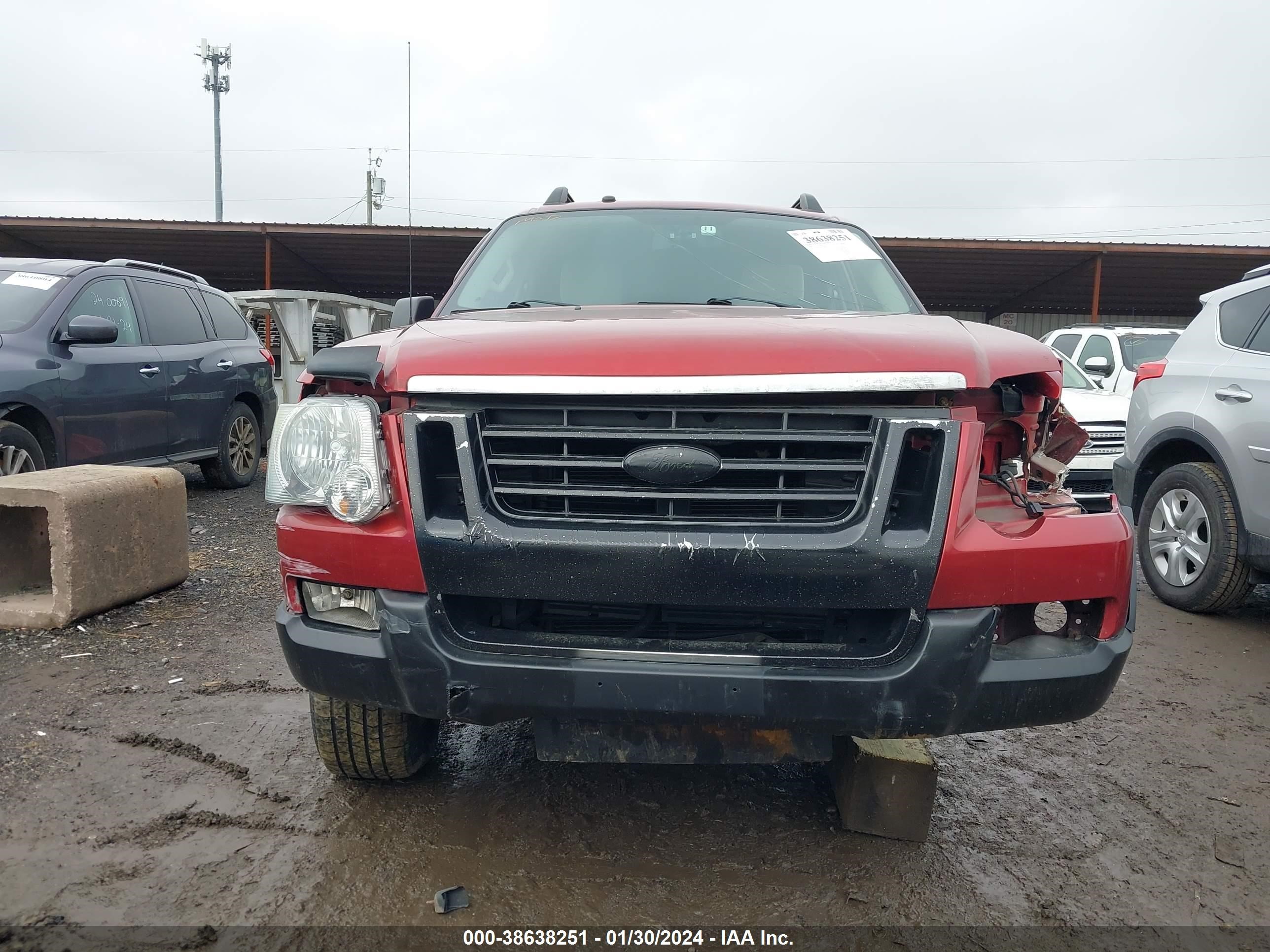 Photo 12 VIN: 1FMEU51E38UB34406 - FORD EXPLORER SPORT TRAC 