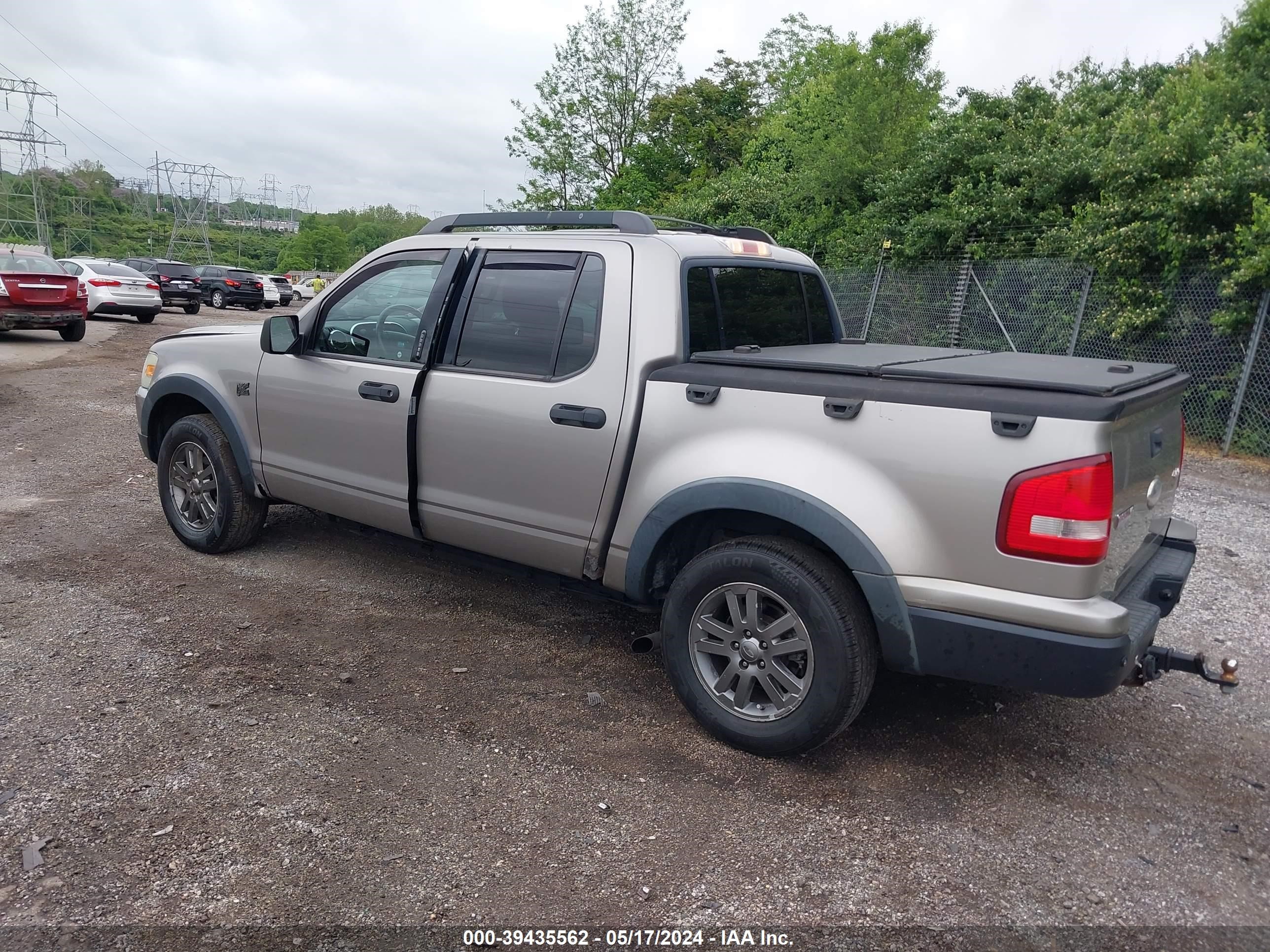 Photo 2 VIN: 1FMEU51E48UA00360 - FORD EXPLORER SPORT TRAC 