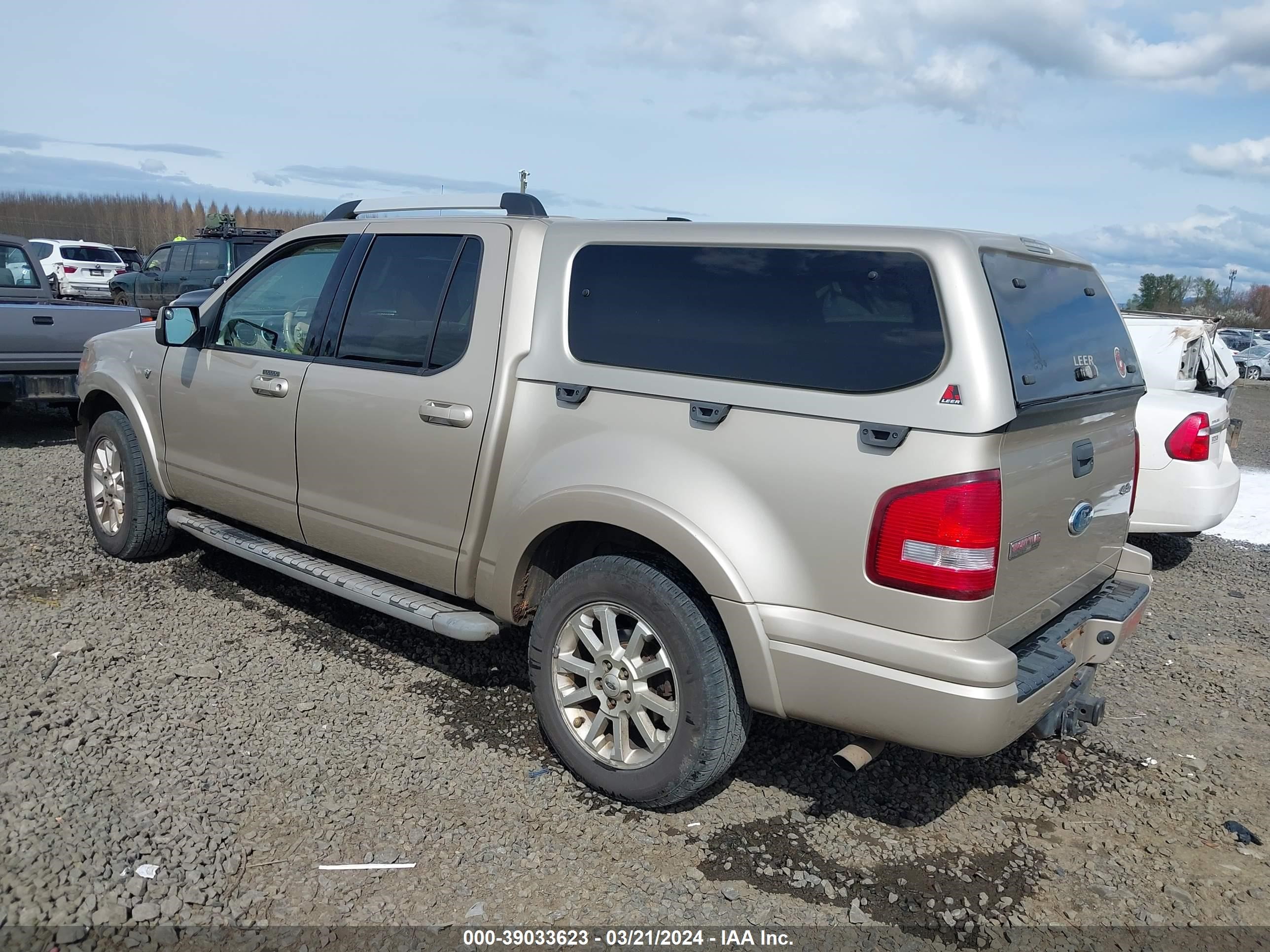 Photo 2 VIN: 1FMEU53897UA46224 - FORD EXPLORER SPORT TRAC 