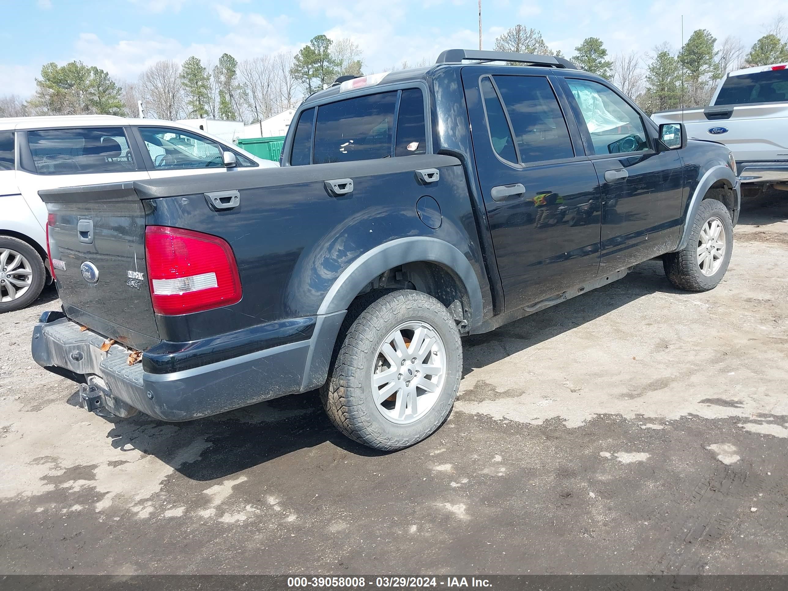 Photo 3 VIN: 1FMEU5BE8AUF07900 - FORD EXPLORER SPORT TRAC 