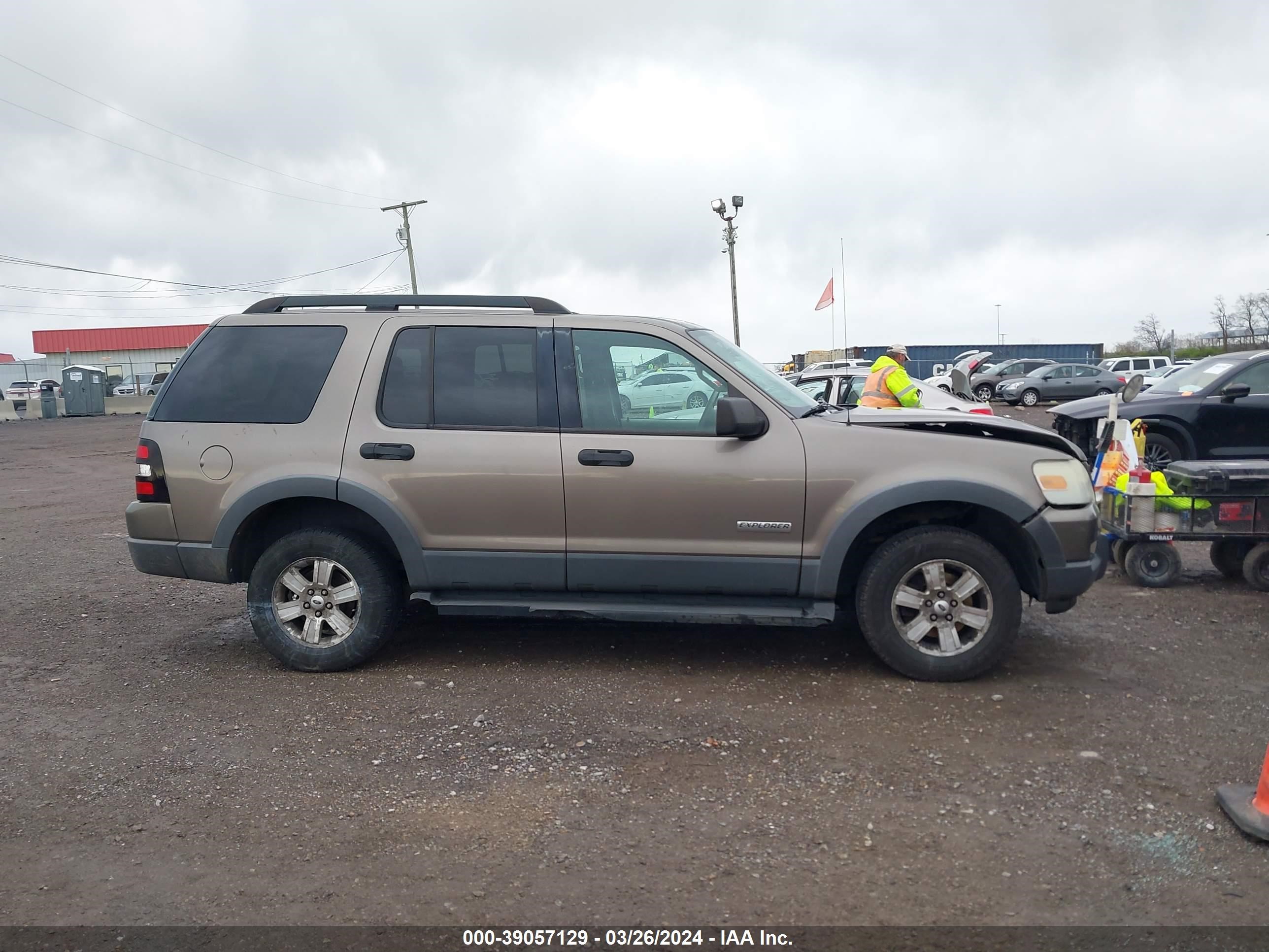 Photo 12 VIN: 1FMEU63806UA91217 - FORD EXPLORER 