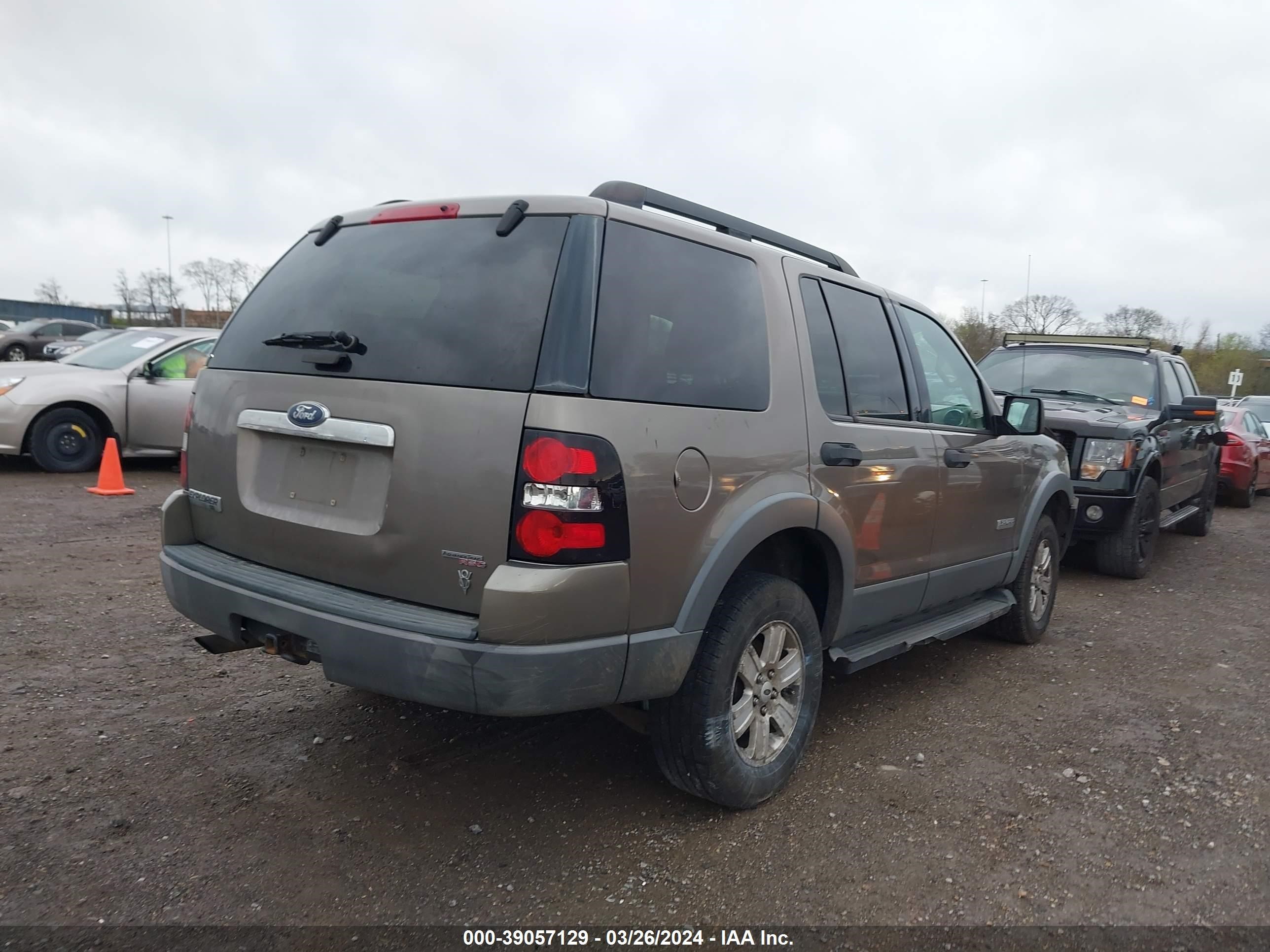 Photo 3 VIN: 1FMEU63806UA91217 - FORD EXPLORER 