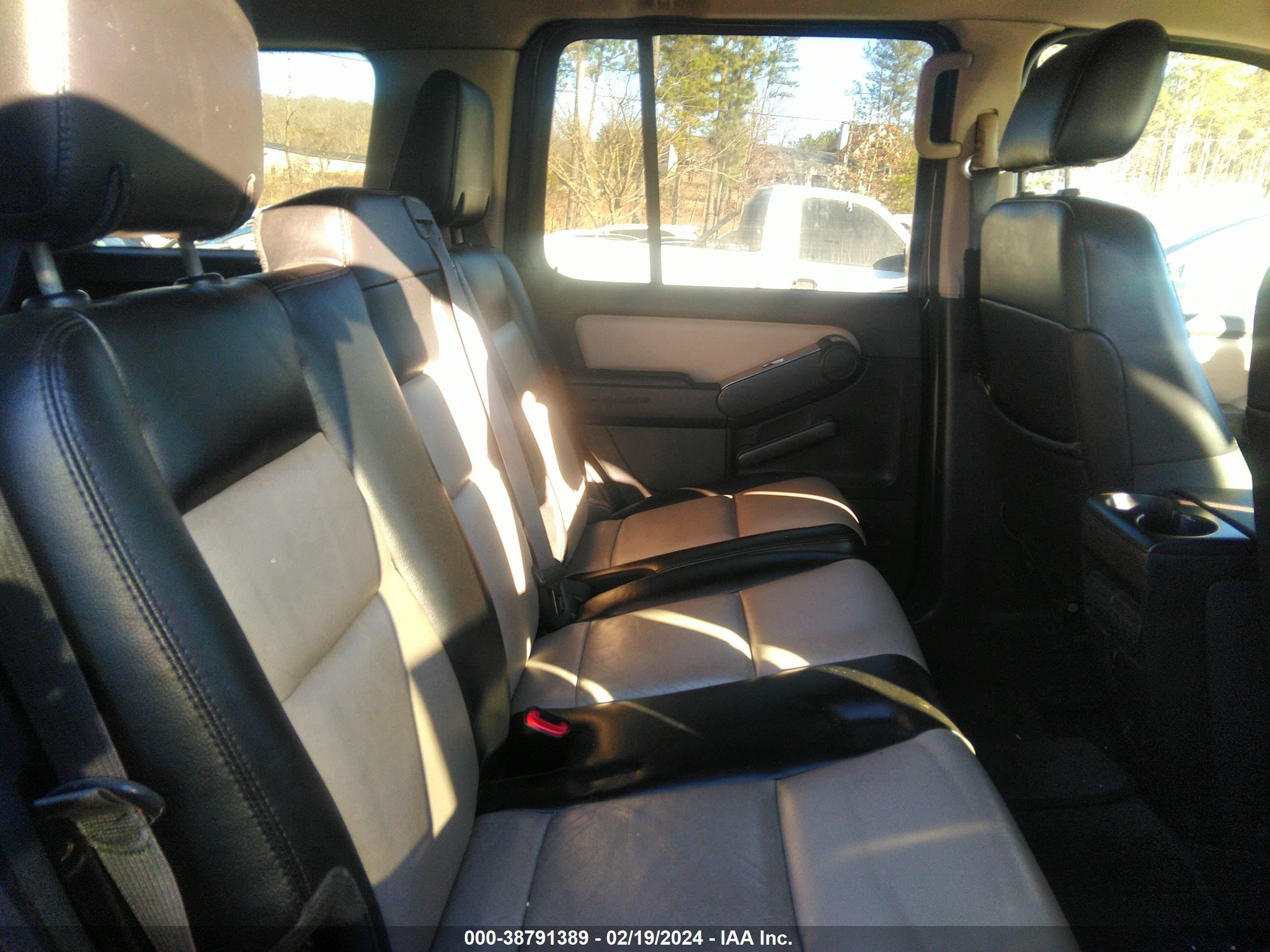 Photo 7 VIN: 1FMEU63E07UA88034 - FORD EXPLORER 