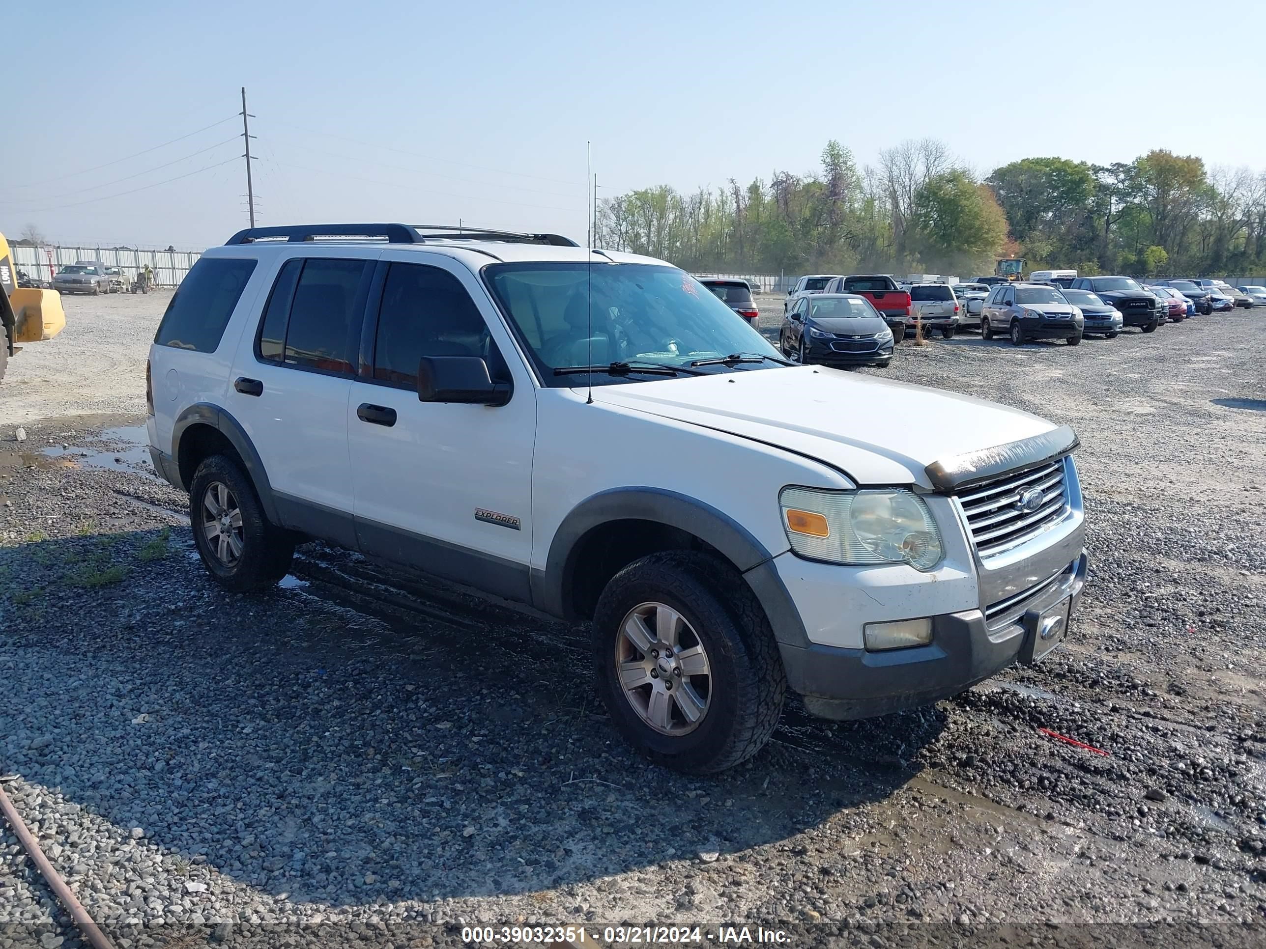 Photo 0 VIN: 1FMEU63E16UB21251 - FORD EXPLORER 