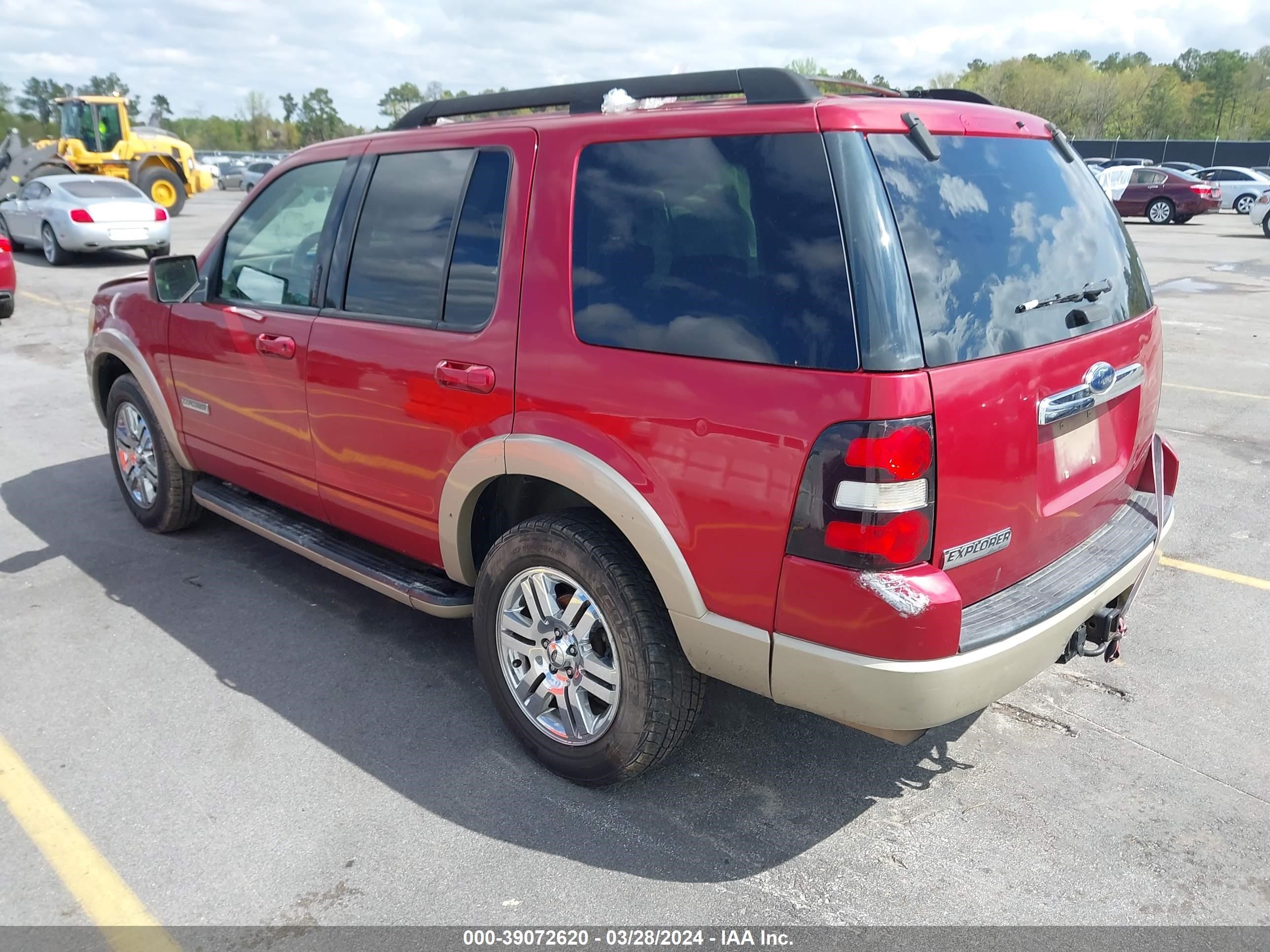 Photo 2 VIN: 1FMEU63E38UA42746 - FORD EXPLORER 