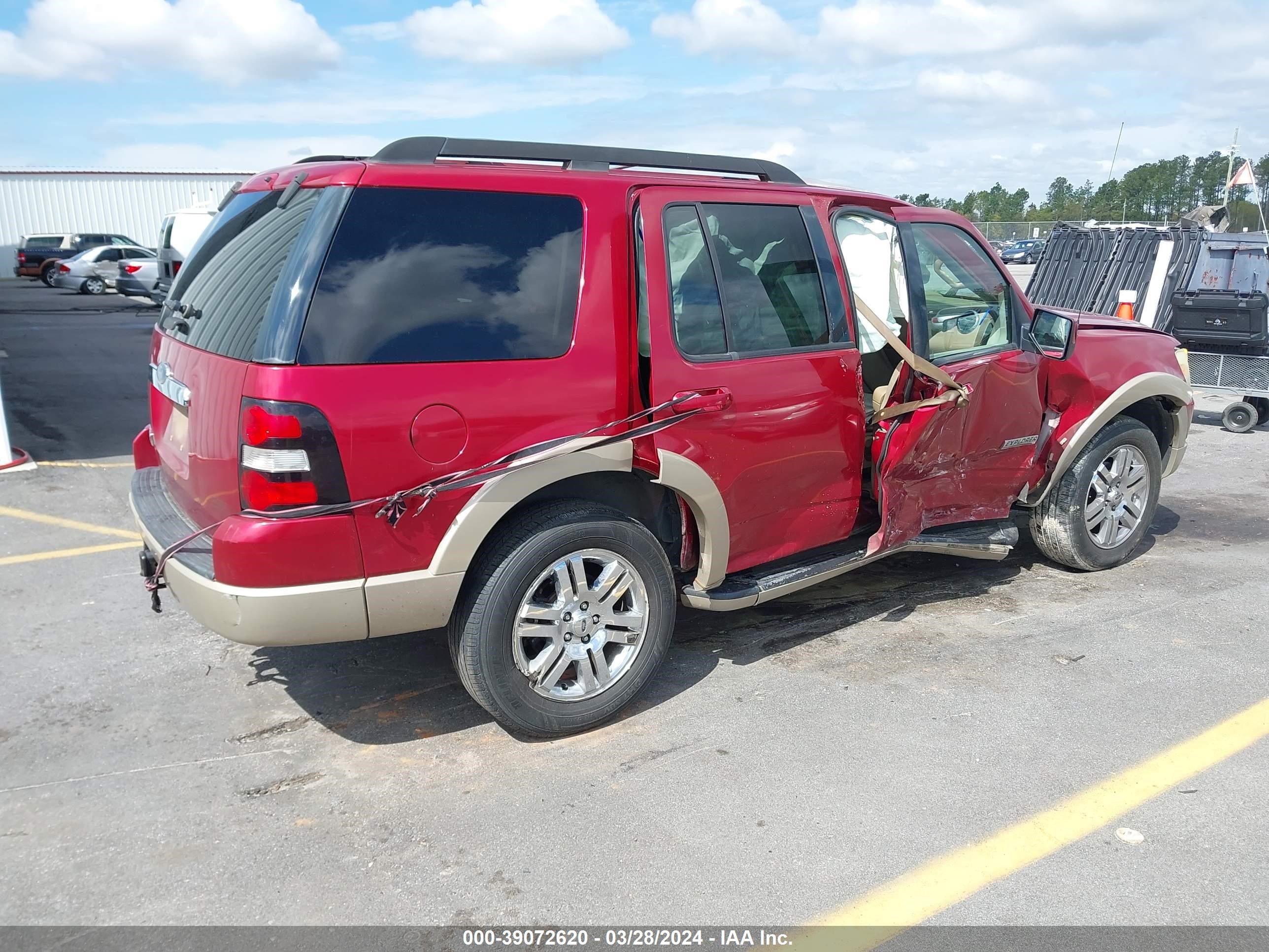 Photo 3 VIN: 1FMEU63E38UA42746 - FORD EXPLORER 