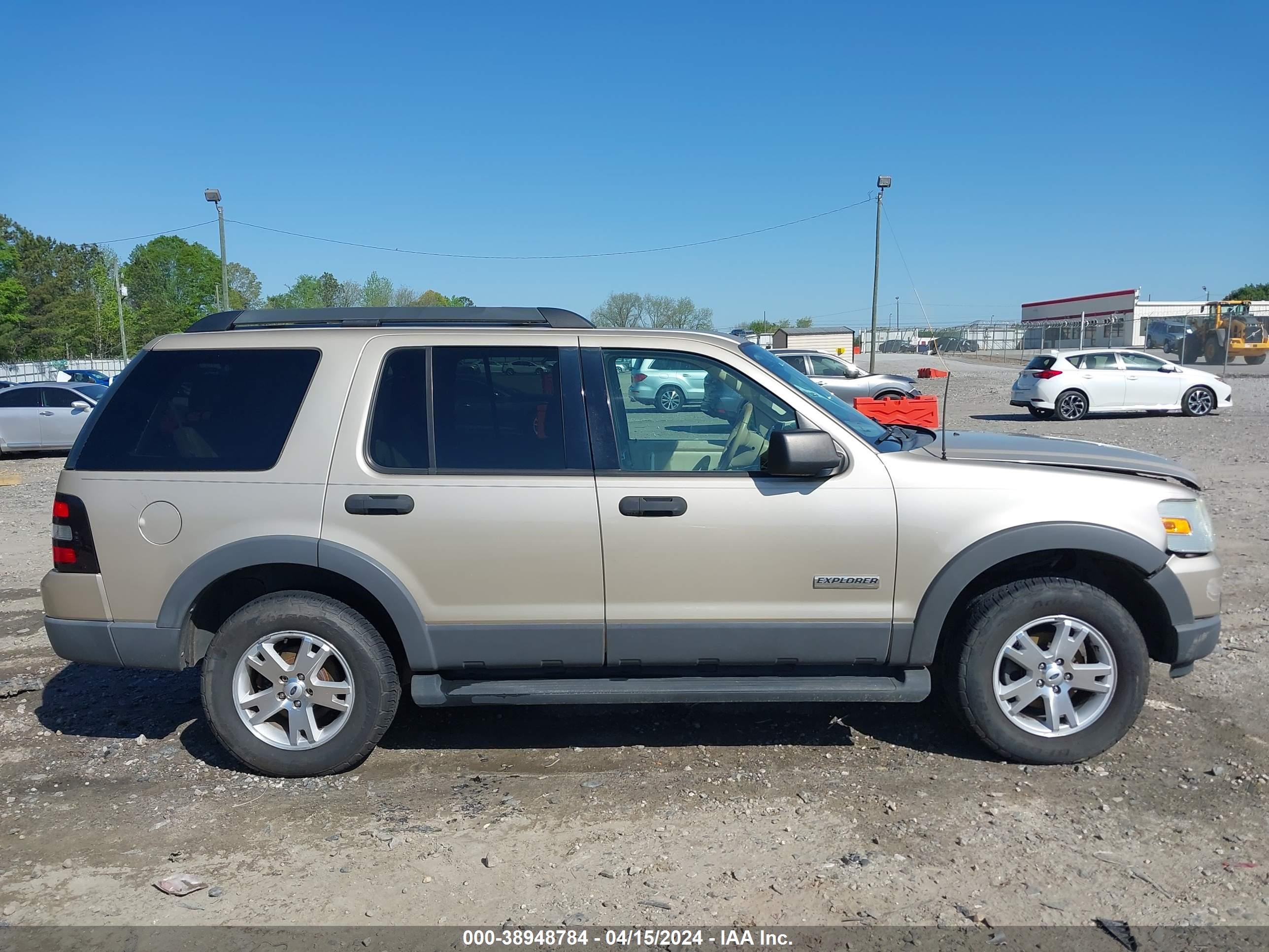 Photo 12 VIN: 1FMEU63E56UA11089 - FORD EXPLORER 