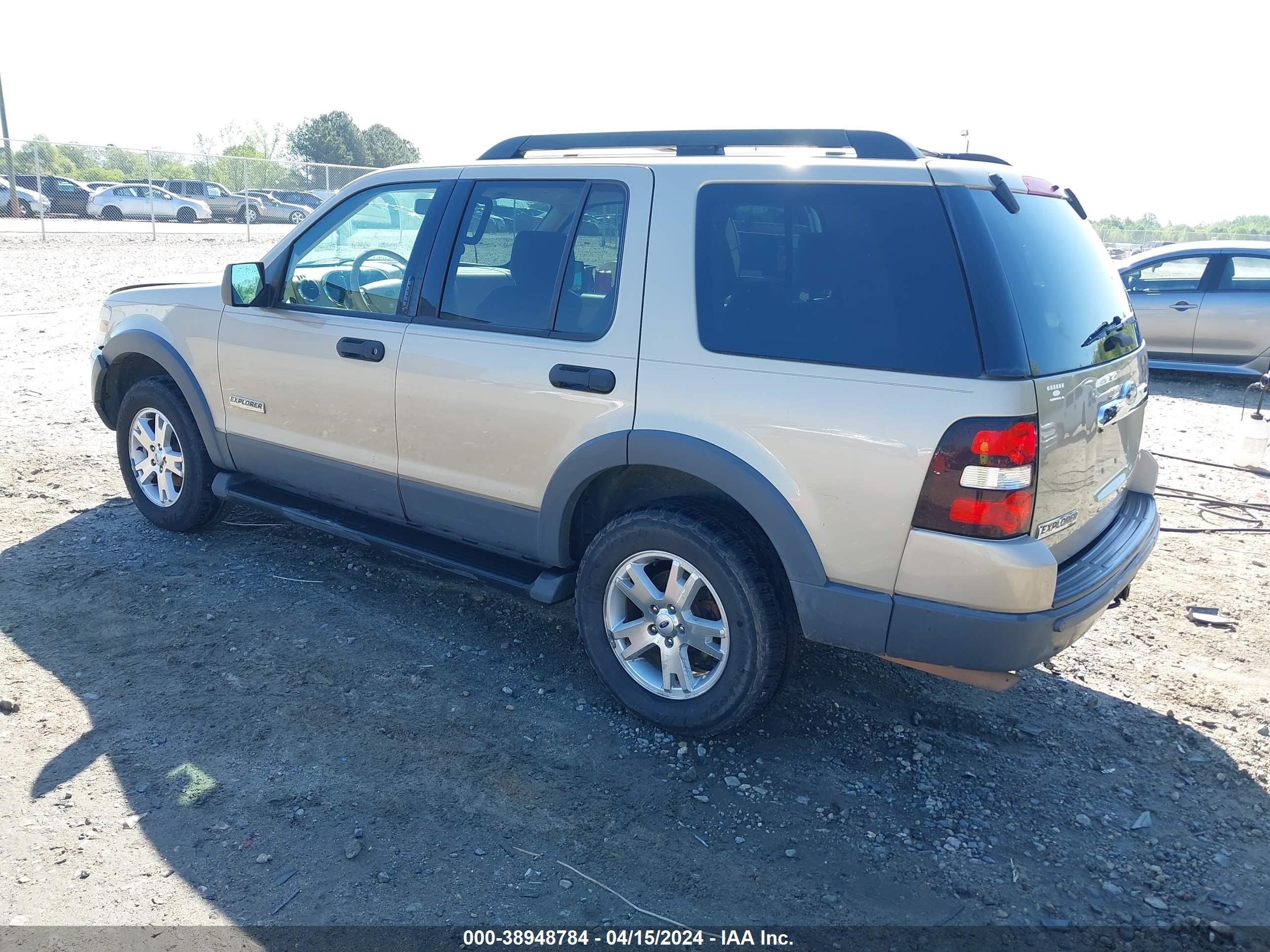 Photo 2 VIN: 1FMEU63E56UA11089 - FORD EXPLORER 