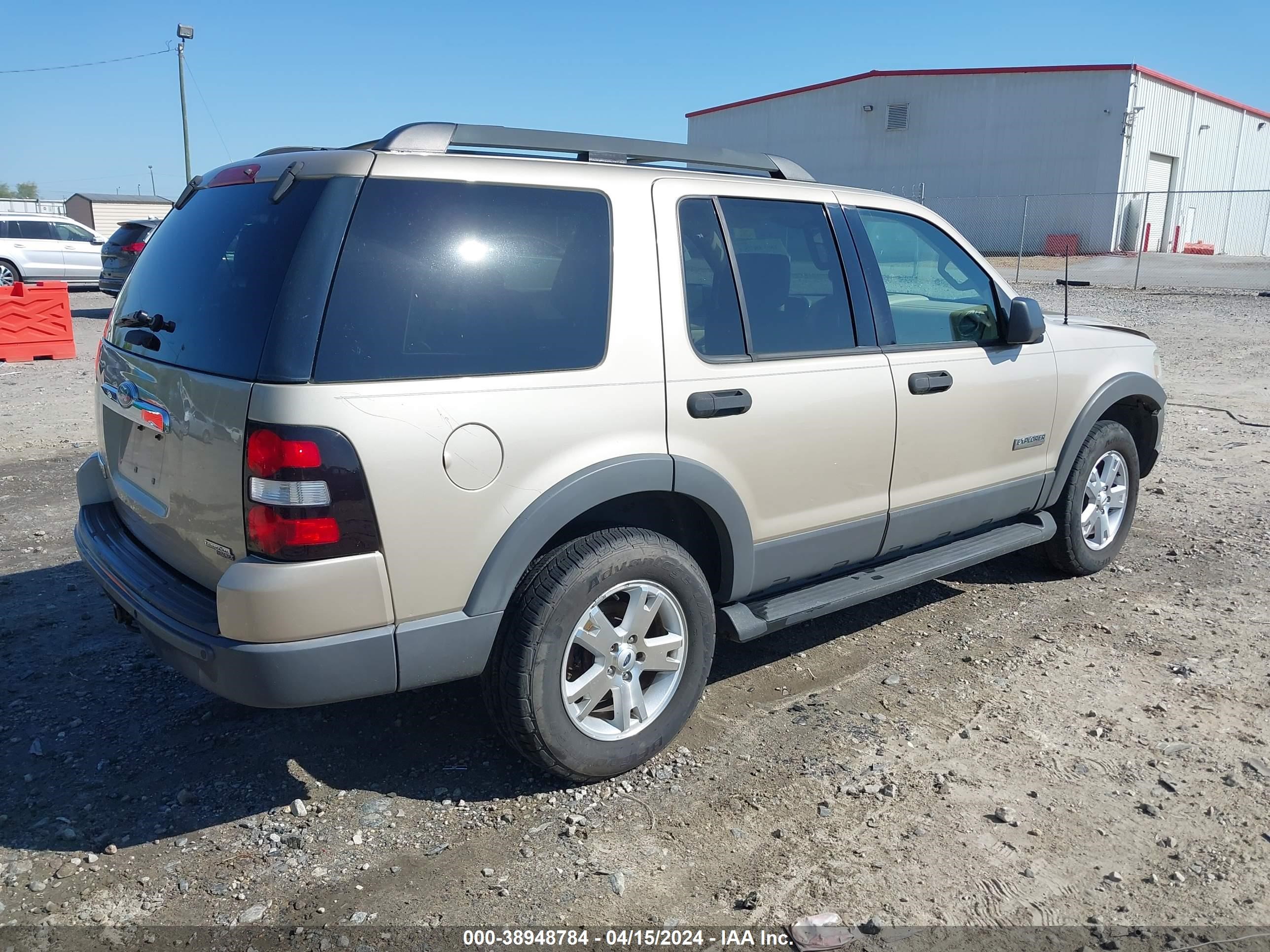 Photo 3 VIN: 1FMEU63E56UA11089 - FORD EXPLORER 