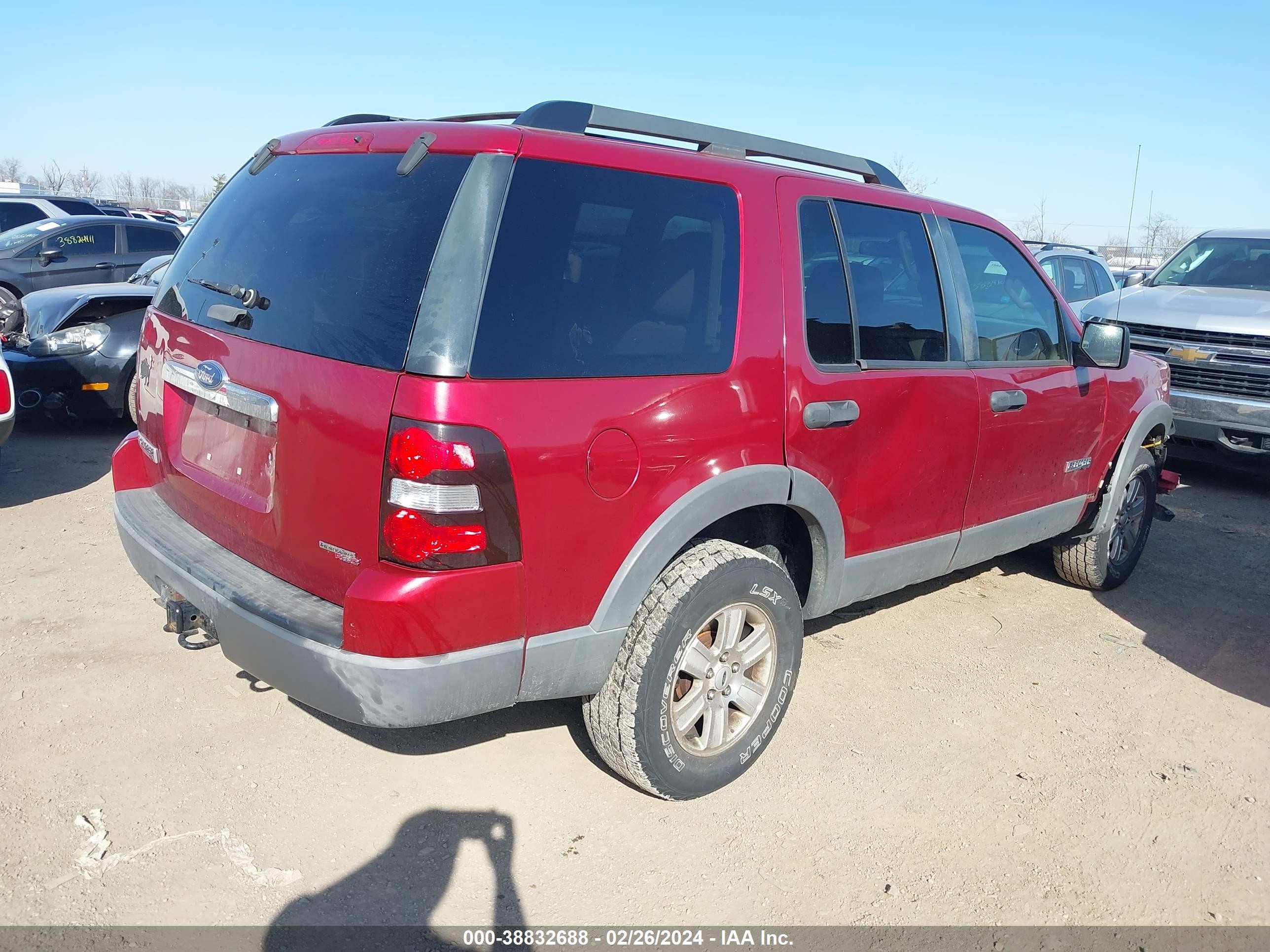 Photo 3 VIN: 1FMEU63E56UA13246 - FORD EXPLORER 