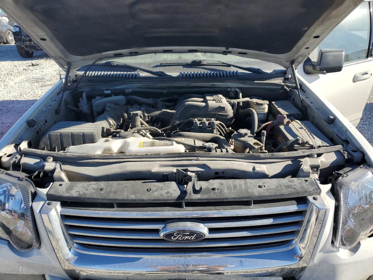 Photo 11 VIN: 1FMEU63E58UA98270 - FORD EXPLORER 