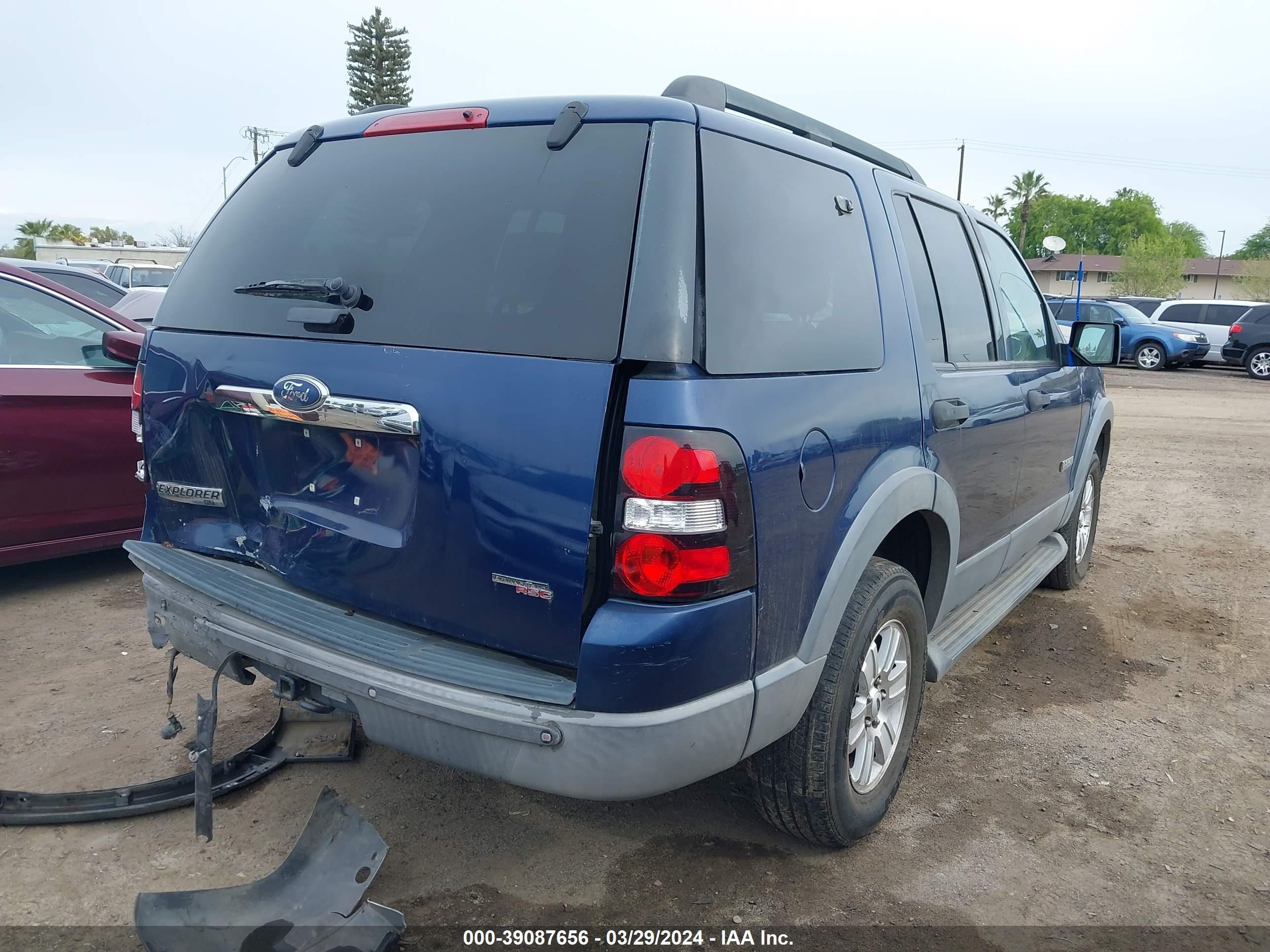 Photo 3 VIN: 1FMEU63E66ZA03263 - FORD EXPLORER 