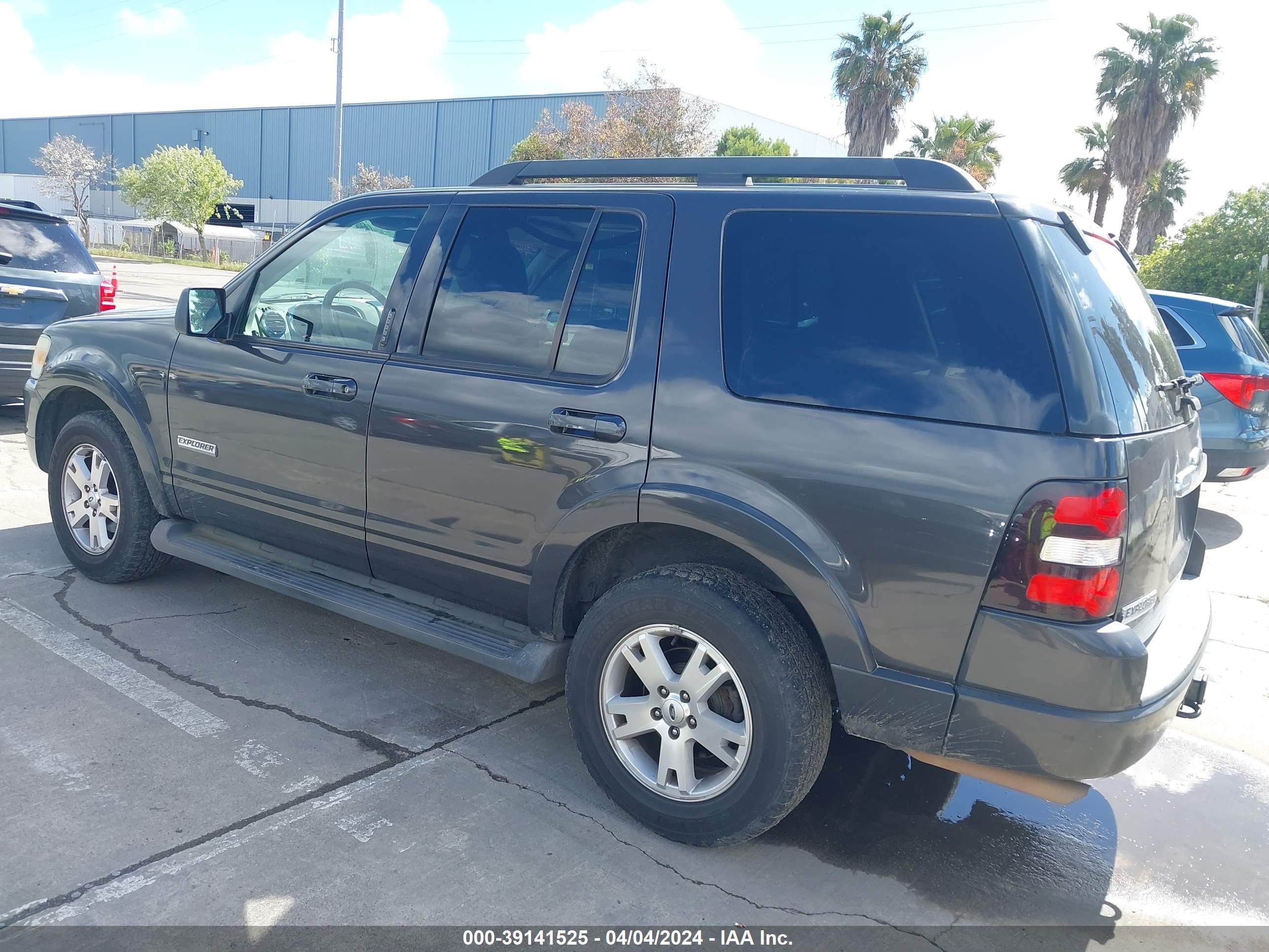 Photo 2 VIN: 1FMEU63E67UB43019 - FORD EXPLORER 