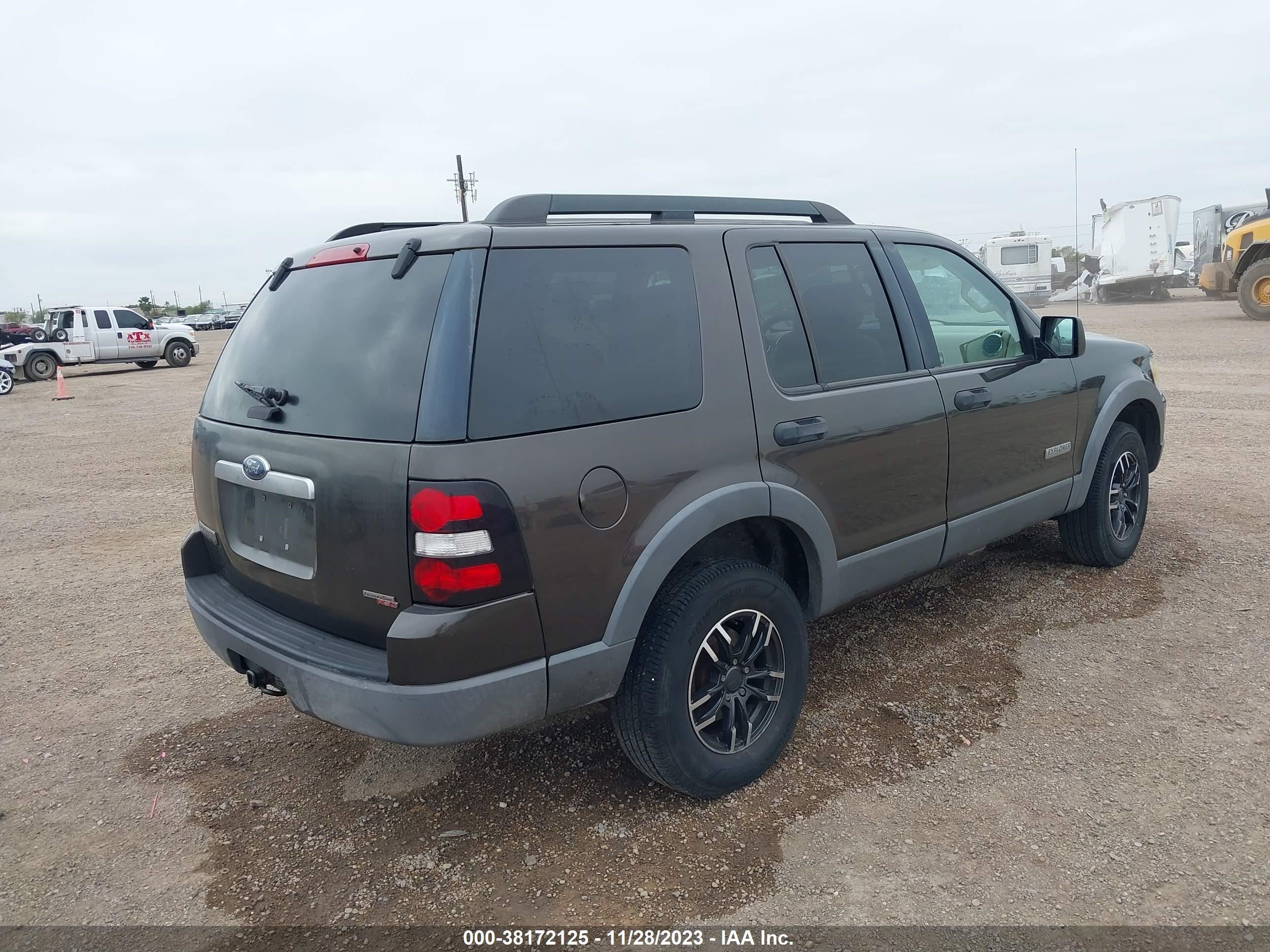 Photo 3 VIN: 1FMEU63E76UB23005 - FORD EXPLORER 