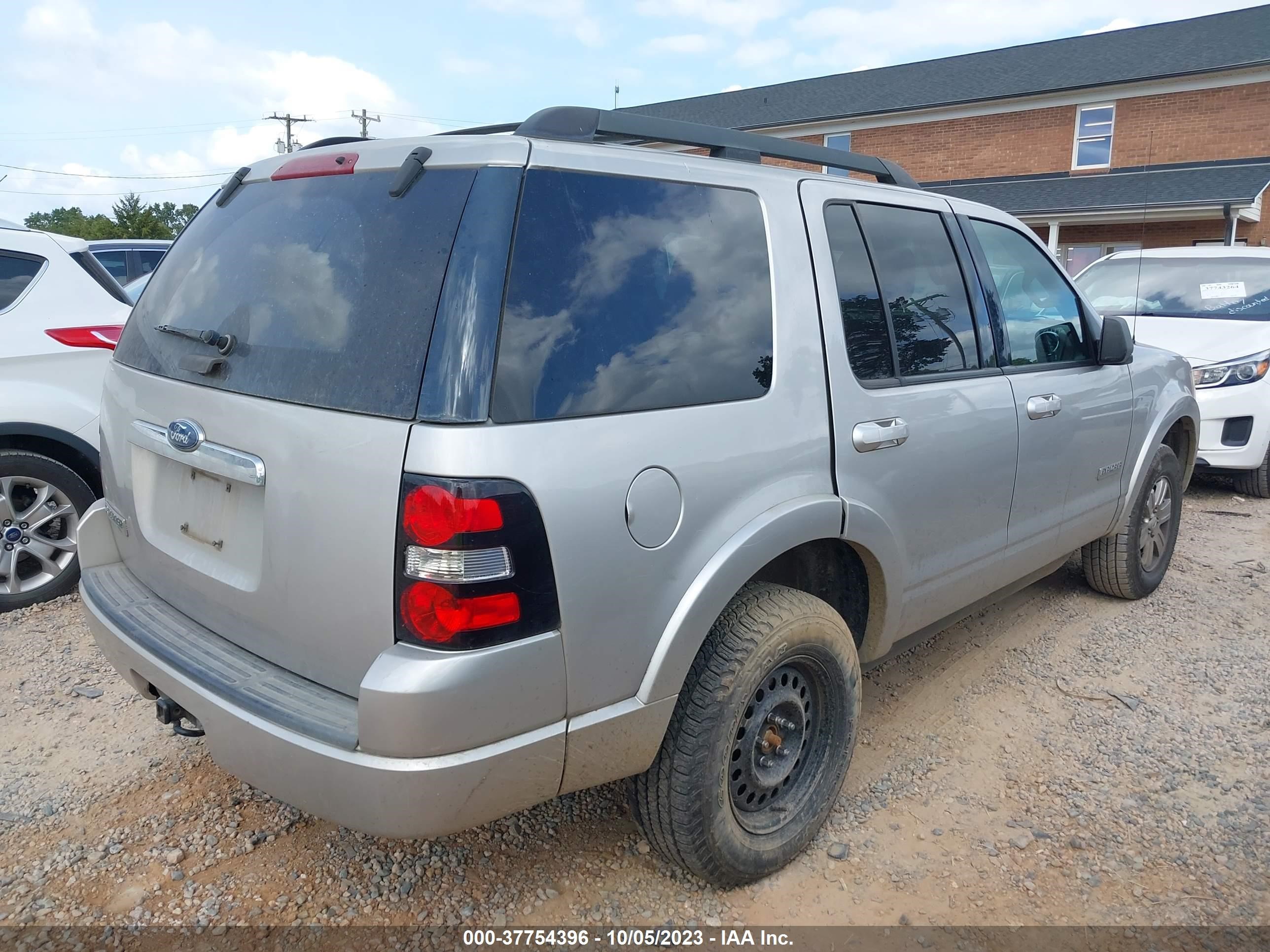 Photo 3 VIN: 1FMEU63E78UA09850 - FORD EXPLORER 