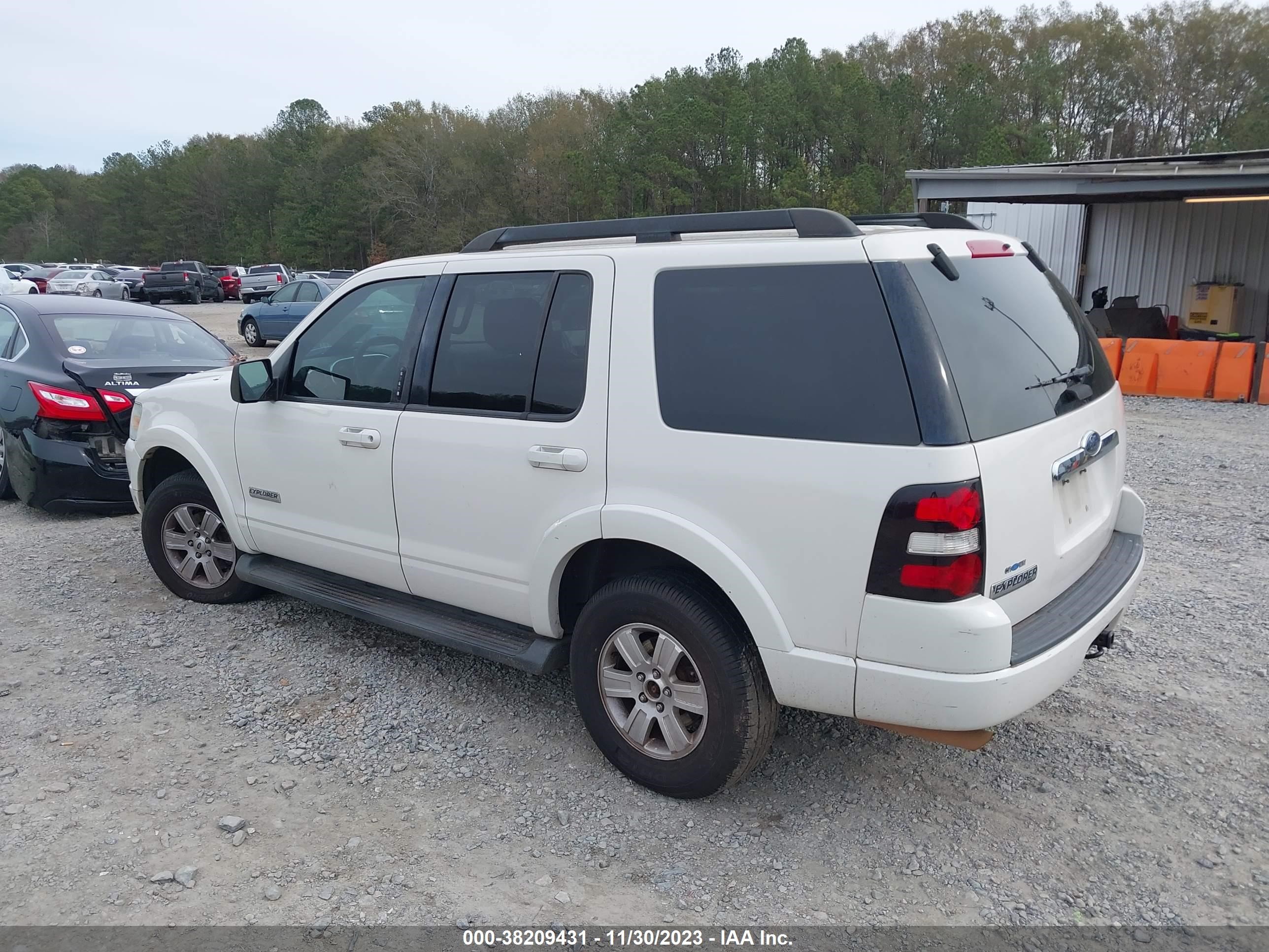 Photo 2 VIN: 1FMEU63E88UB17944 - FORD EXPLORER 