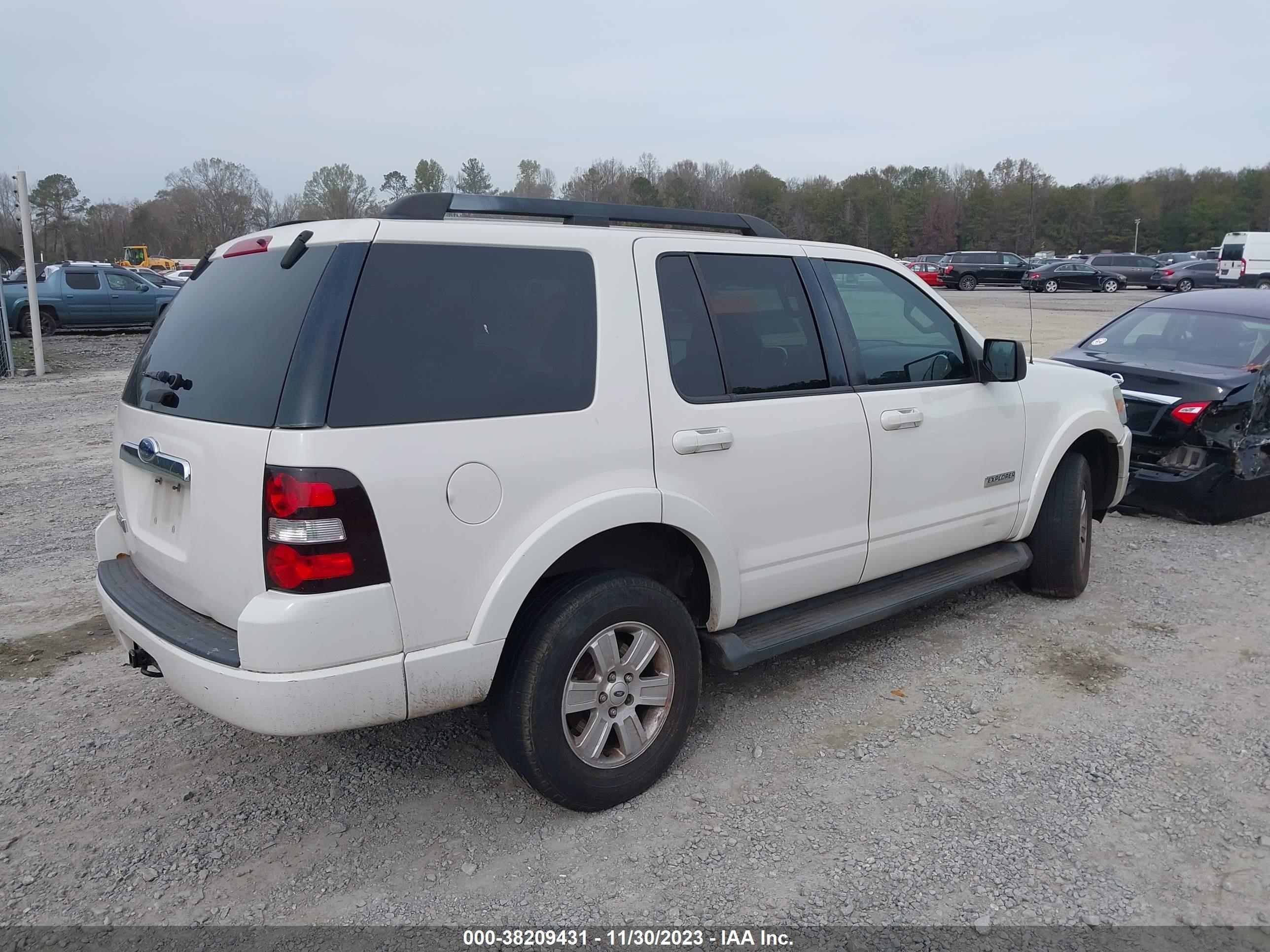 Photo 3 VIN: 1FMEU63E88UB17944 - FORD EXPLORER 