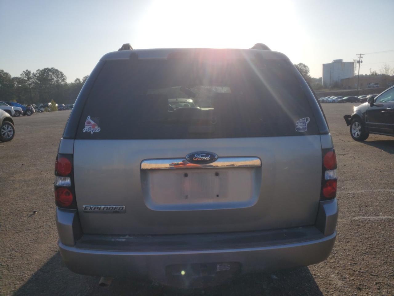 Photo 5 VIN: 1FMEU63E88UB19080 - FORD EXPLORER 