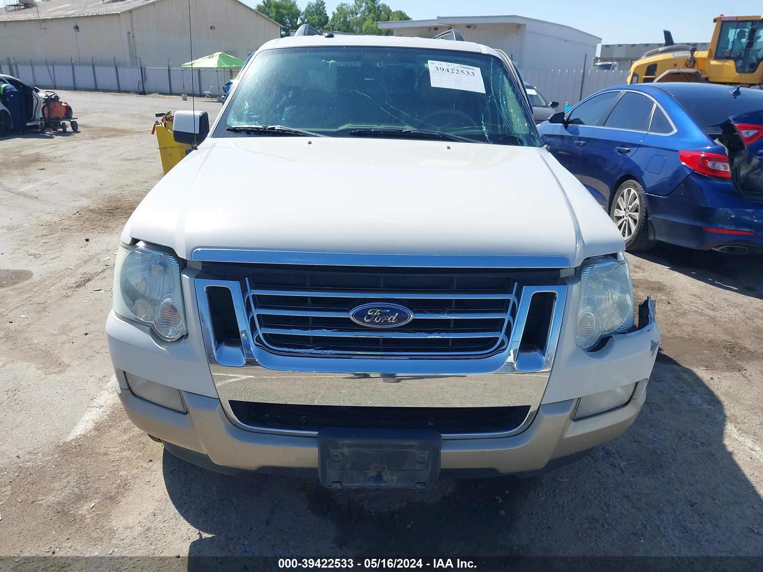 Photo 11 VIN: 1FMEU64E38UA68473 - FORD EXPLORER 