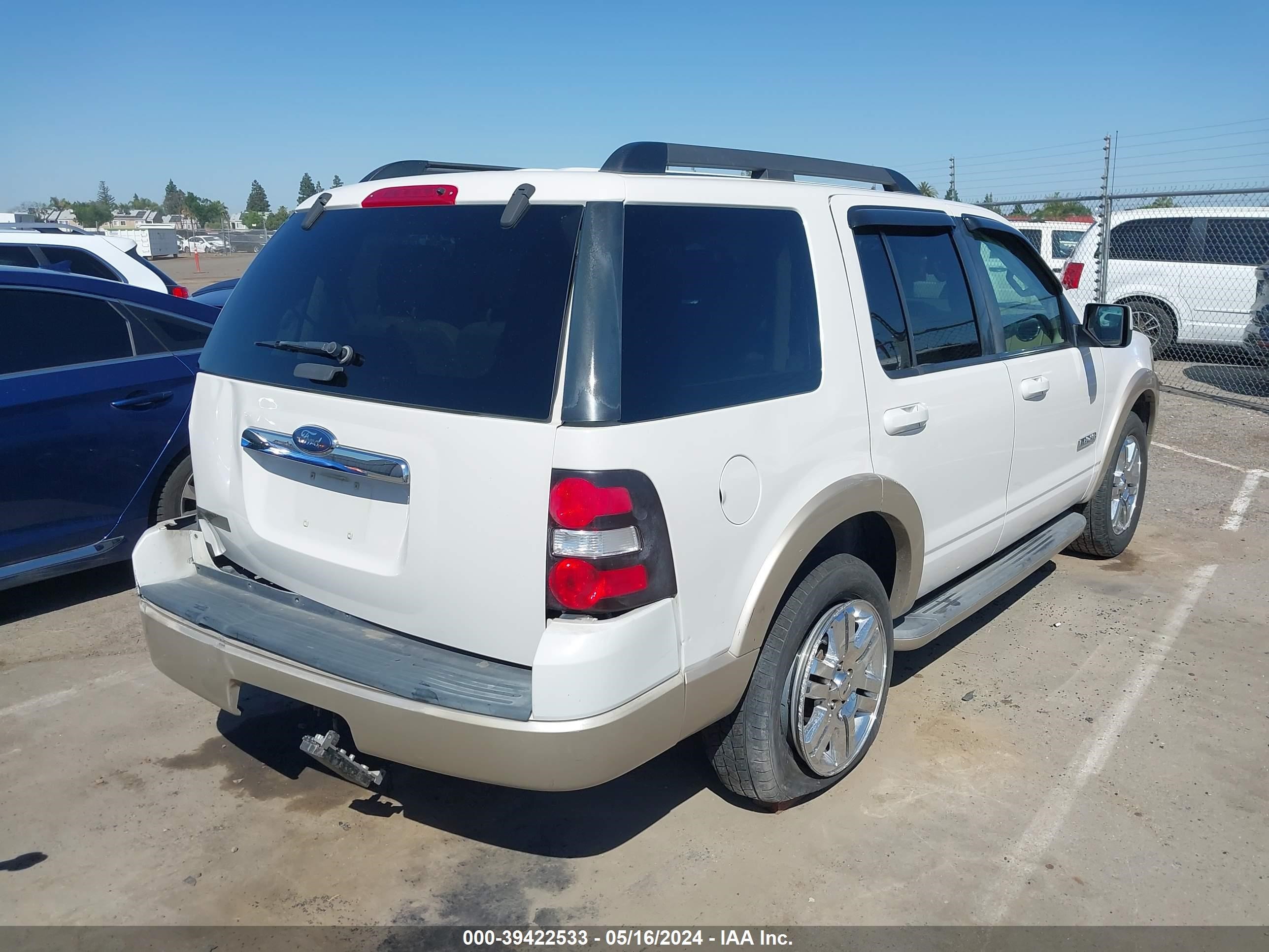 Photo 3 VIN: 1FMEU64E38UA68473 - FORD EXPLORER 