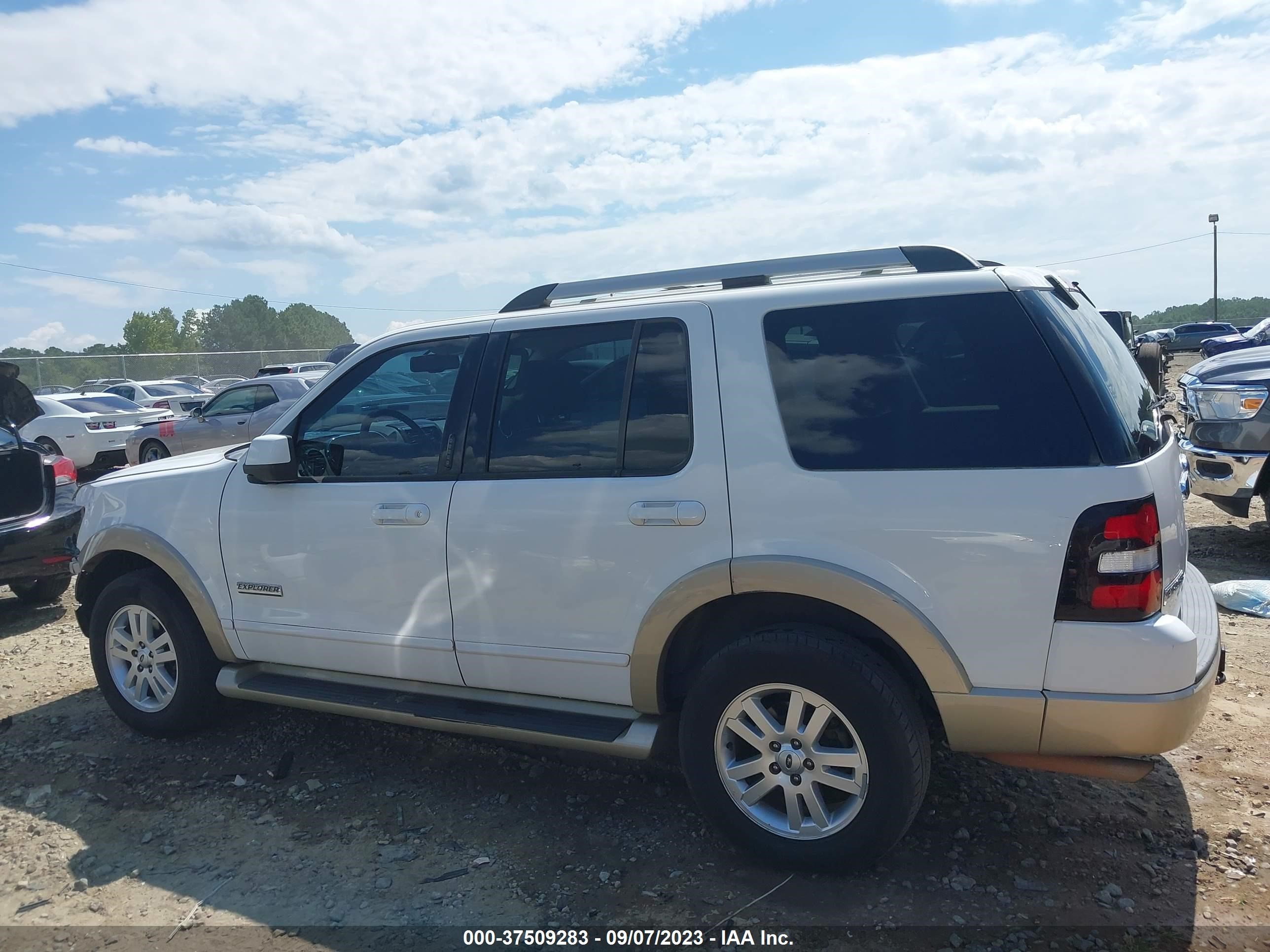 Photo 14 VIN: 1FMEU64E47UB66846 - FORD EXPLORER 