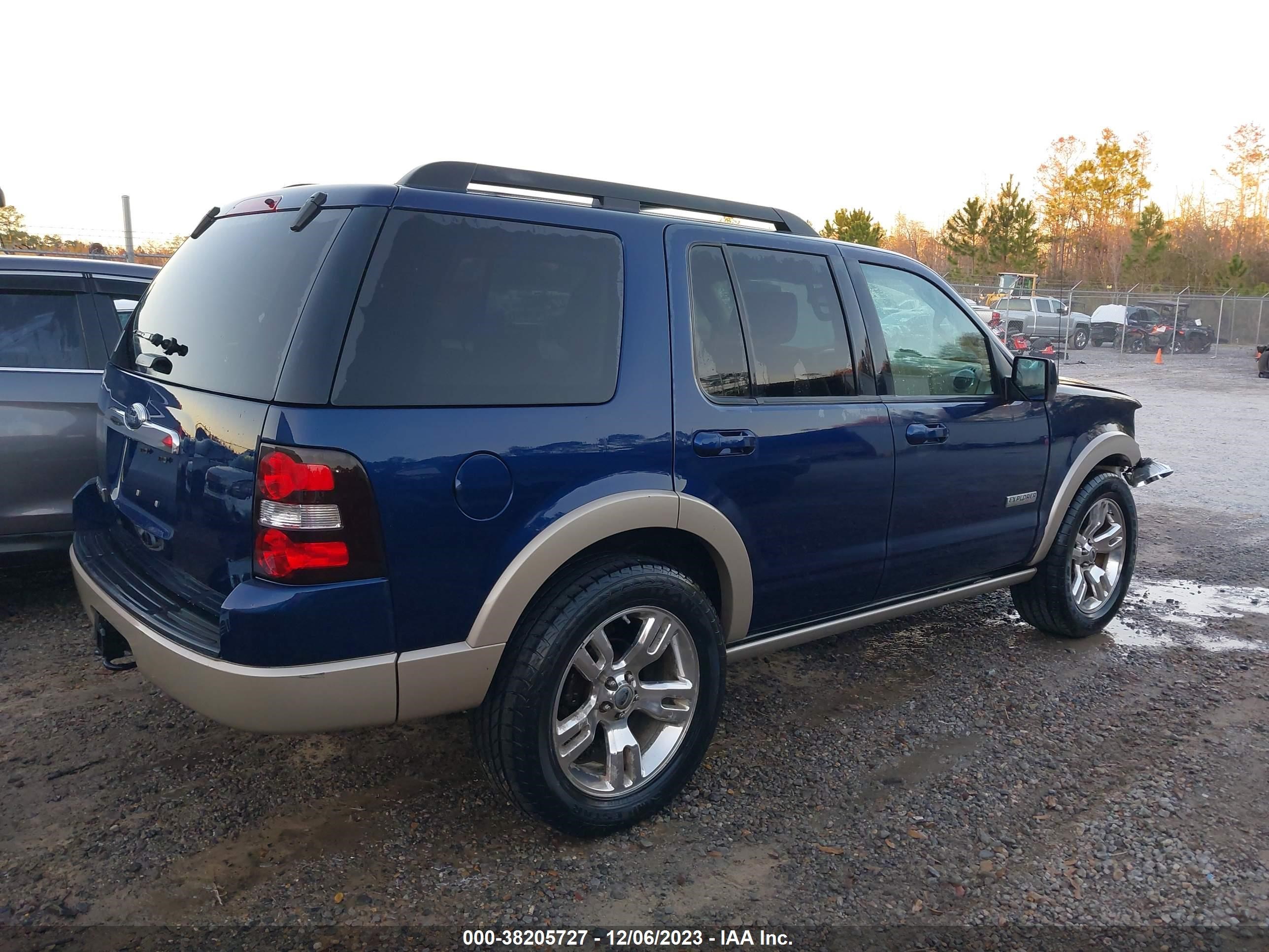 Photo 3 VIN: 1FMEU64E58UA93875 - FORD EXPLORER 