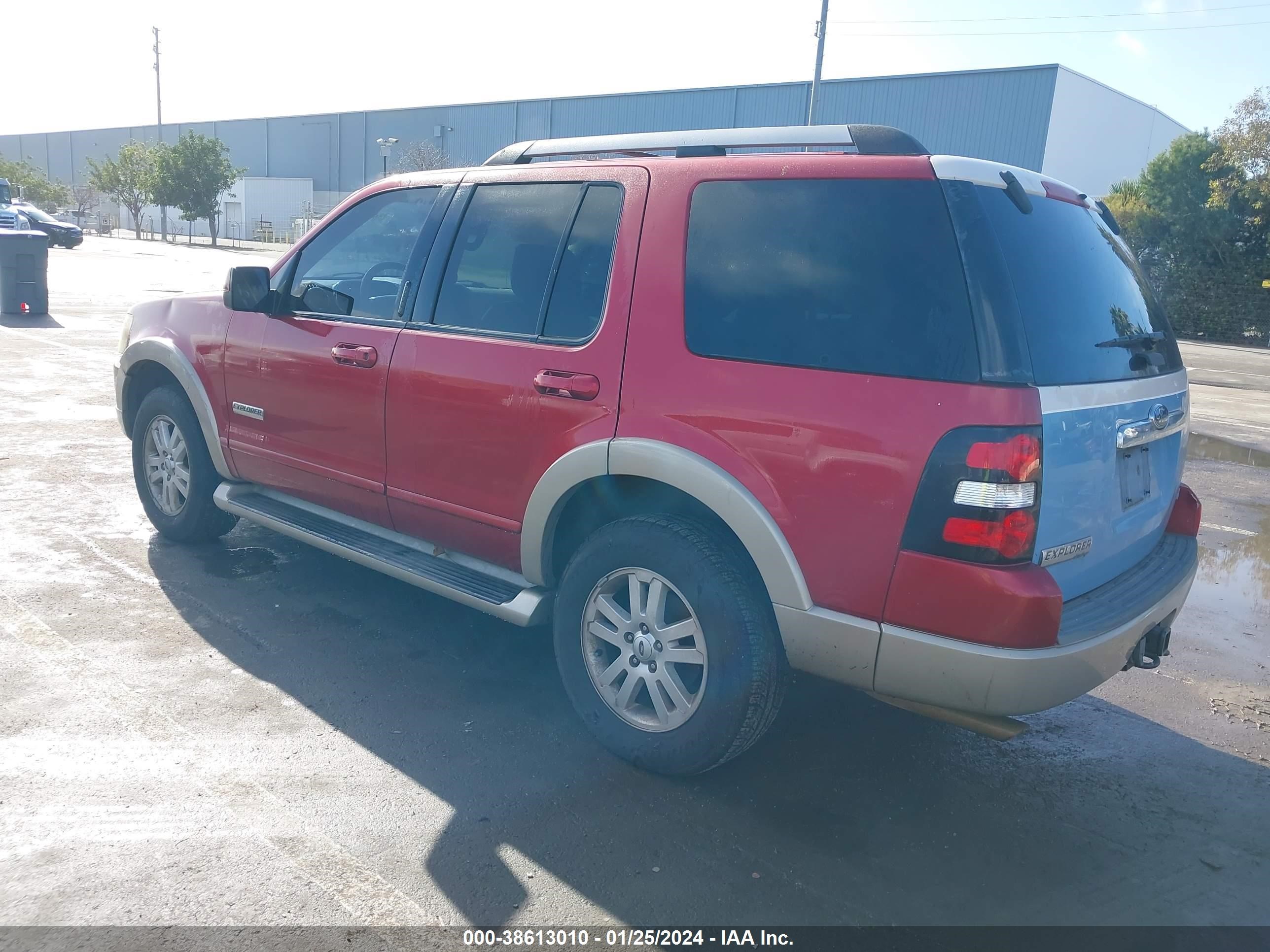 Photo 2 VIN: 1FMEU64E97UA79590 - FORD EXPLORER 