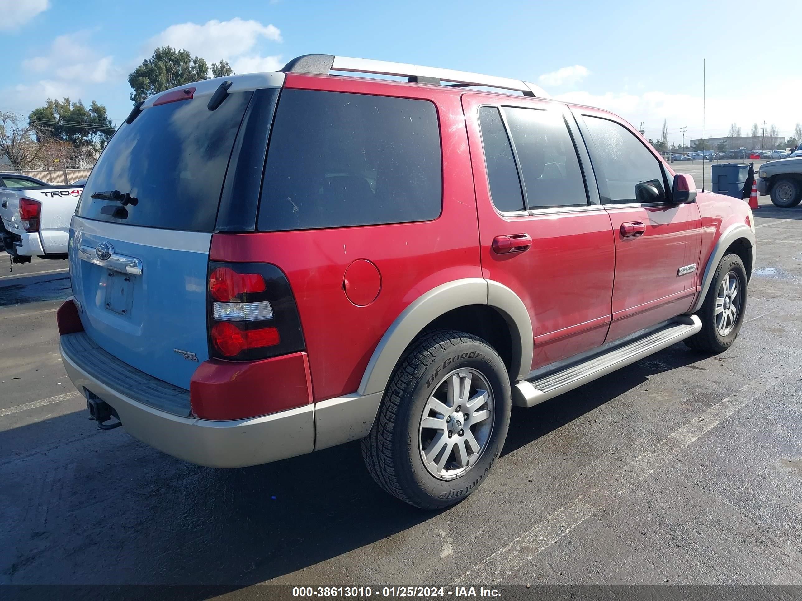 Photo 3 VIN: 1FMEU64E97UA79590 - FORD EXPLORER 