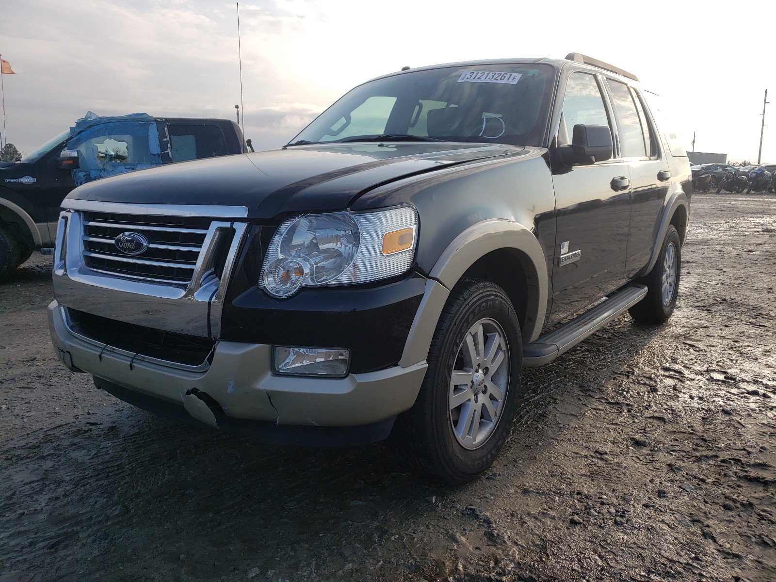 Photo 1 VIN: 1FMEU64E98UA32223 - FORD EXPLORER E 