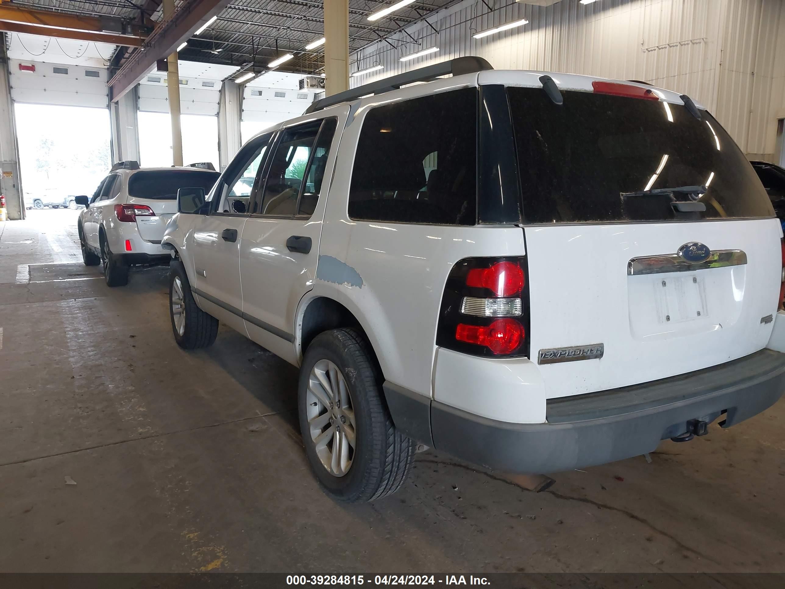 Photo 2 VIN: 1FMEU72E16UA11047 - FORD EXPLORER 