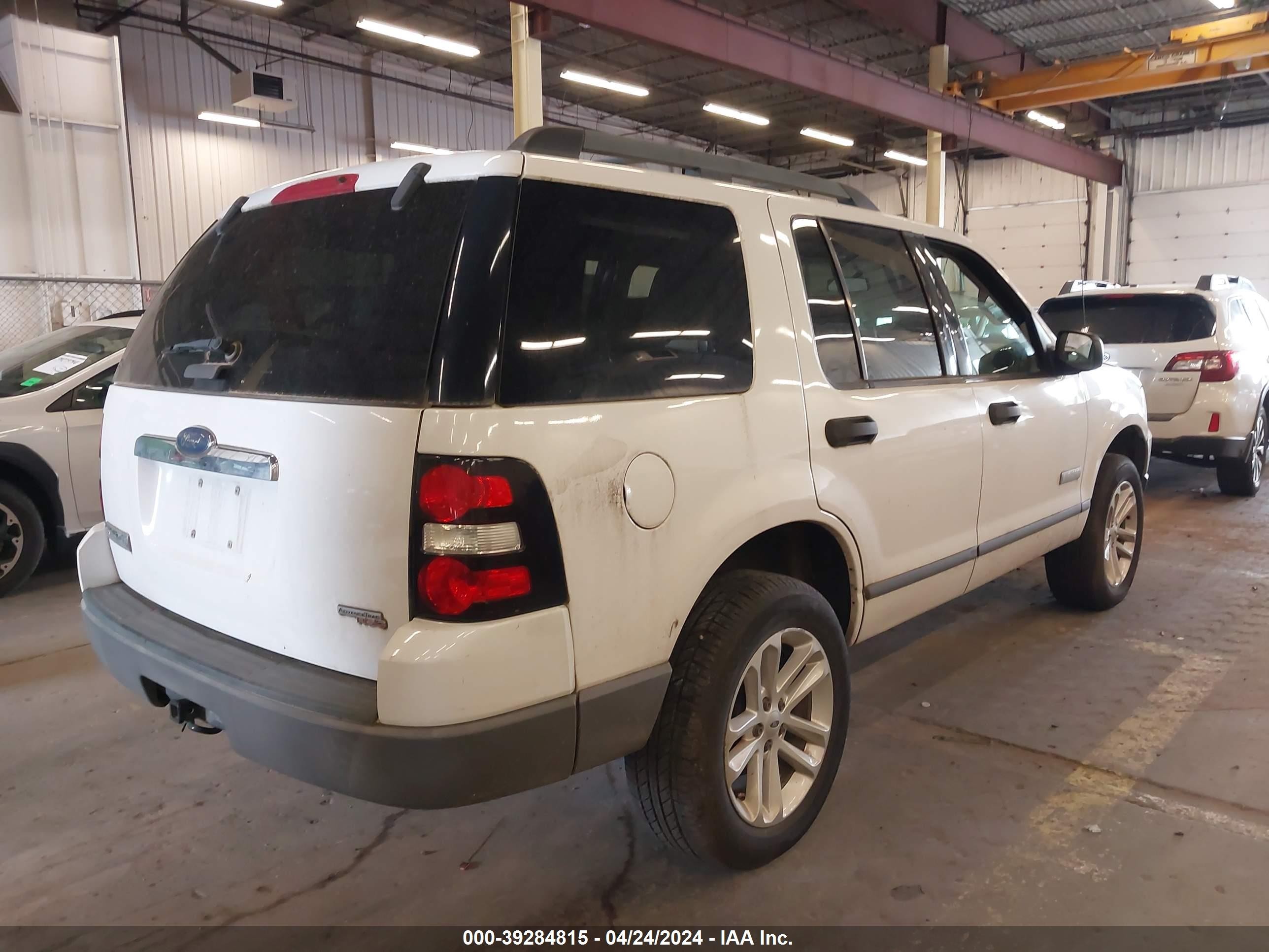 Photo 3 VIN: 1FMEU72E16UA11047 - FORD EXPLORER 